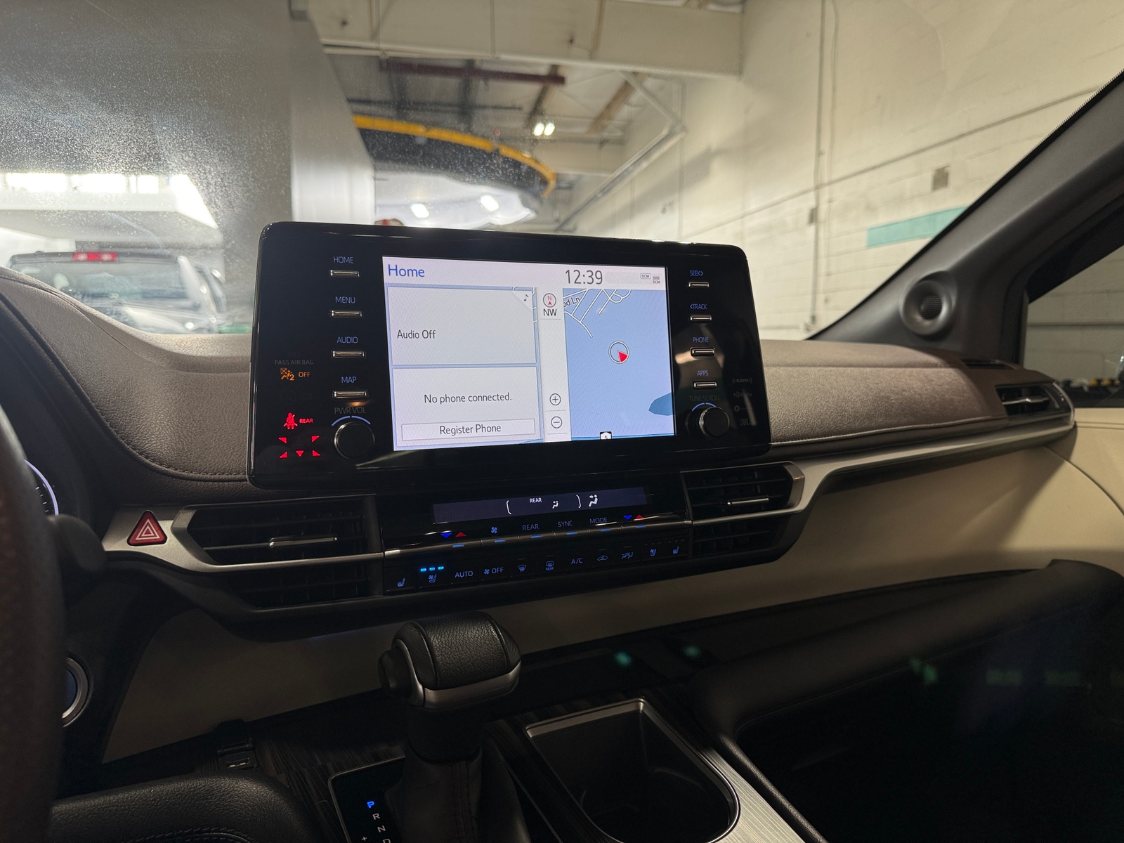 Thumbnail: 2022 Toyota Sienna - 3