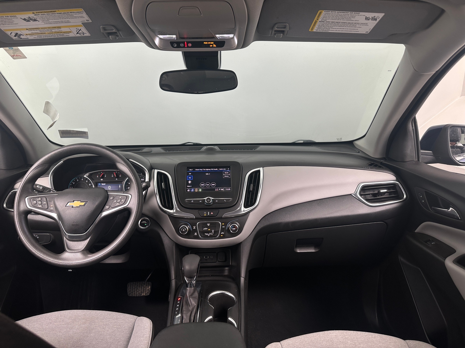 Thumbnail: 2022 Chevrolet Equinox - 3