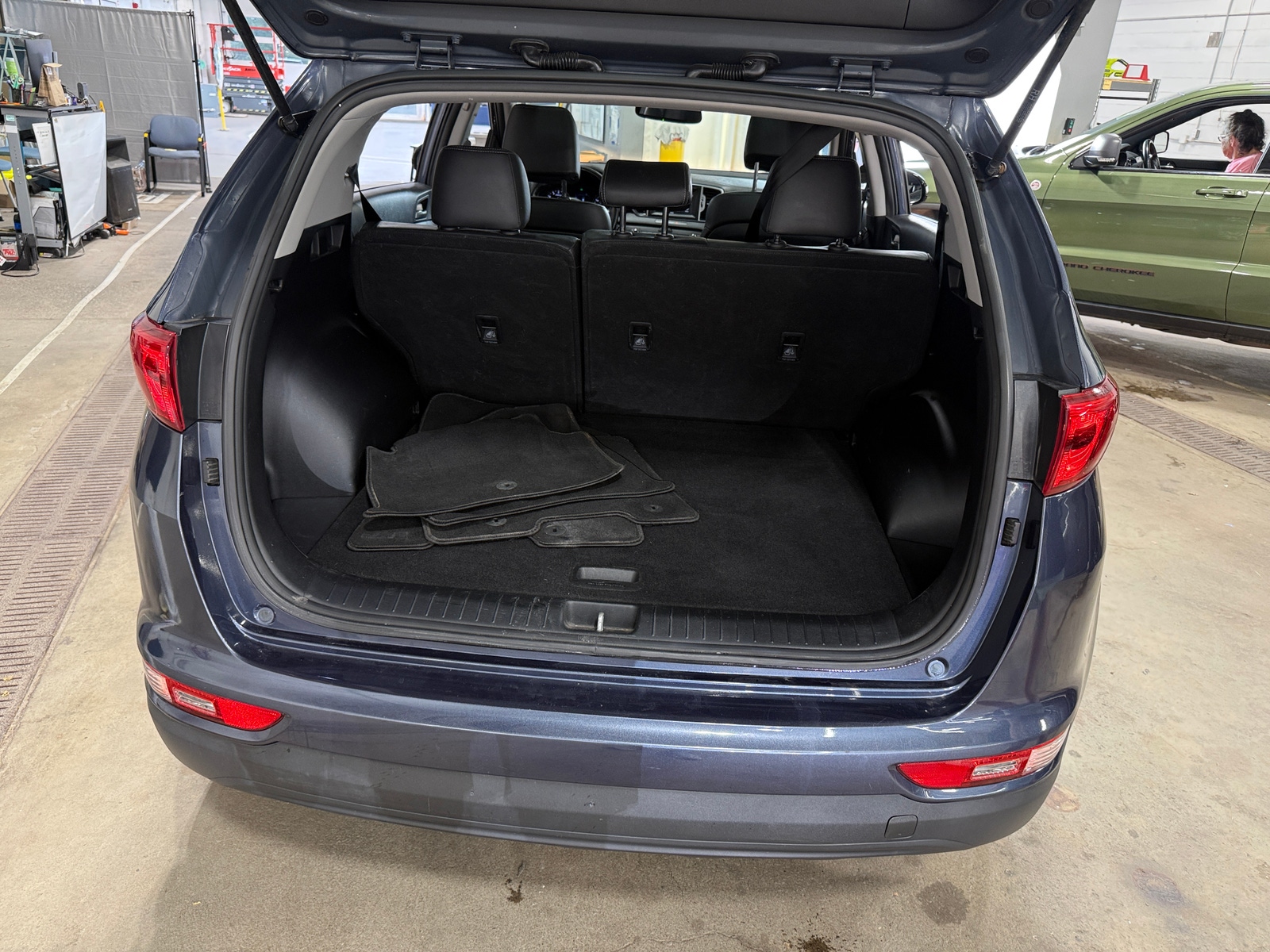 Thumbnail: 2017 Kia Sportage - 6
