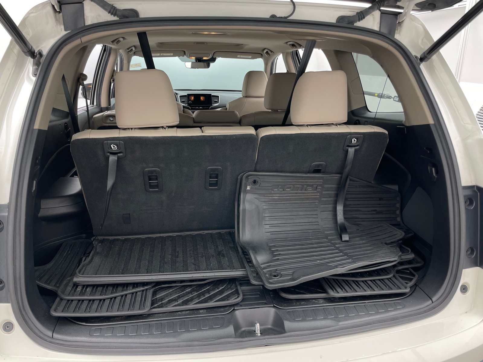 Thumbnail: 2019 Honda Pilot - 6