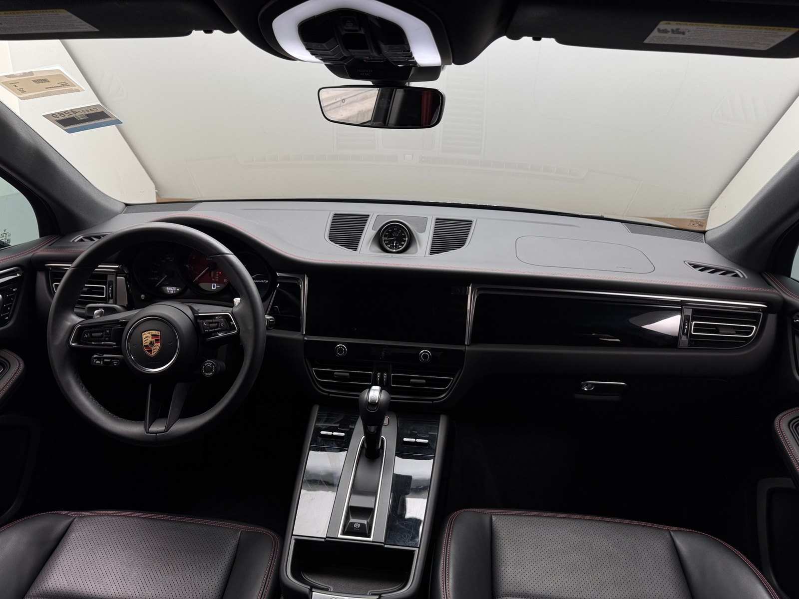Thumbnail: 2025 Porsche Macan - 2