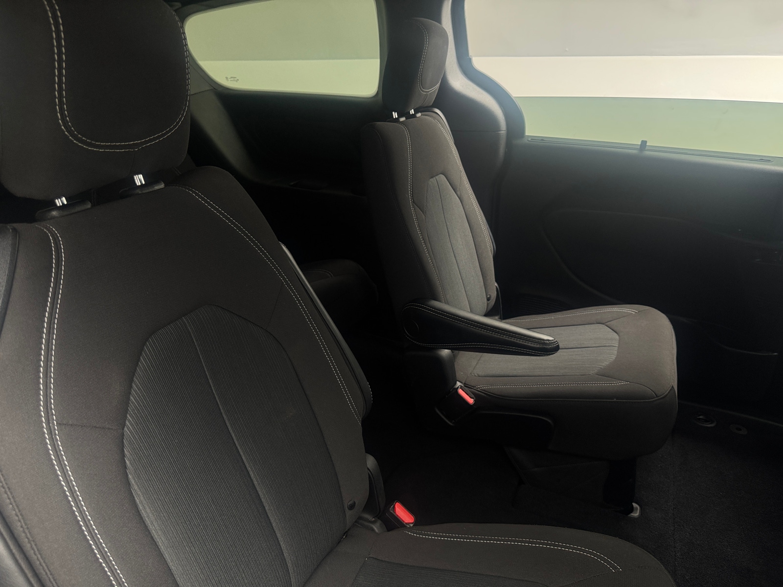 Thumbnail: 2021 Chrysler Pacifica - 6