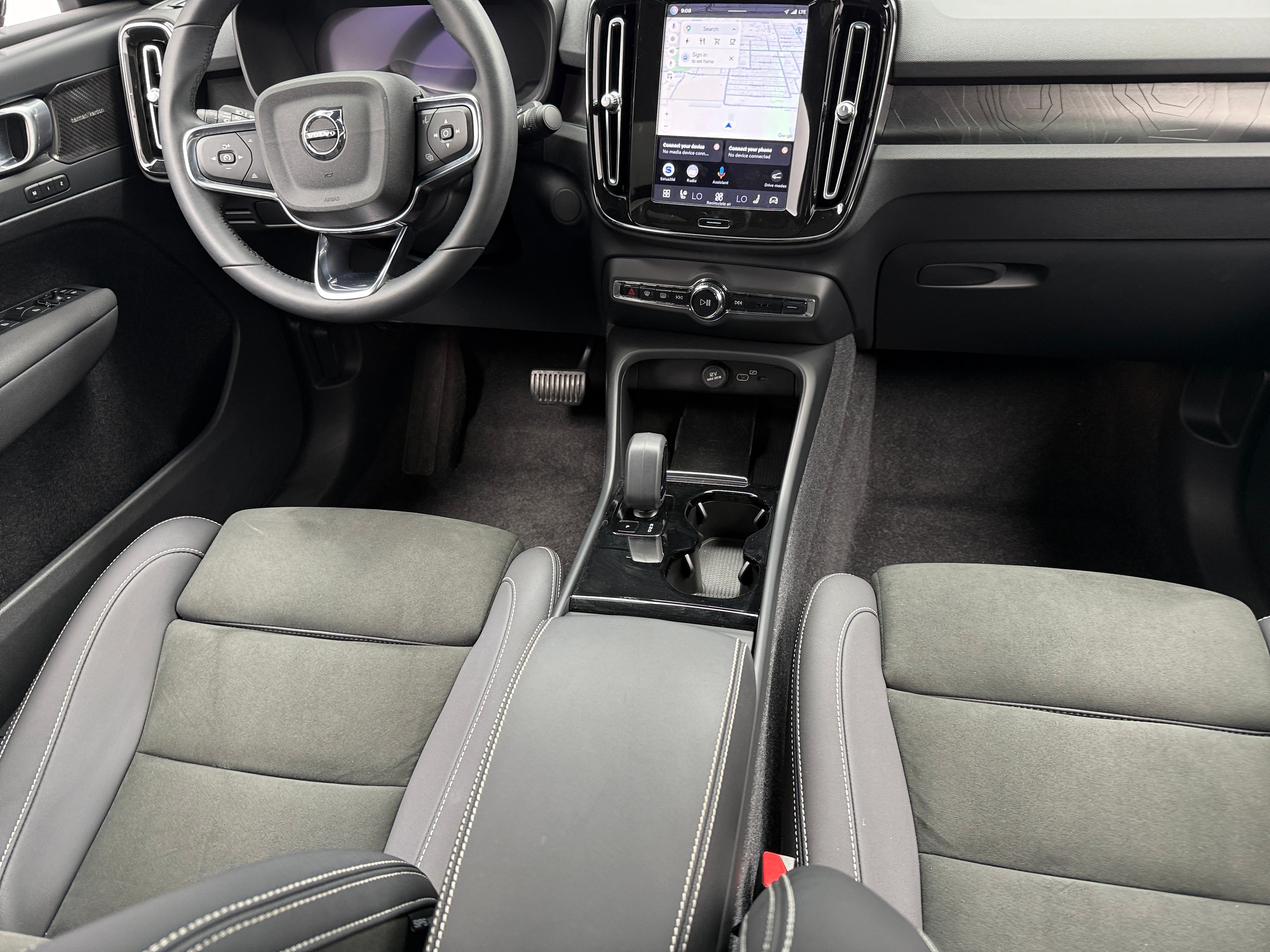 Used 2023 Volvo C40 Ultimate with VIN YV4ED3GM9P2043946 for sale in Pewaukee, WI