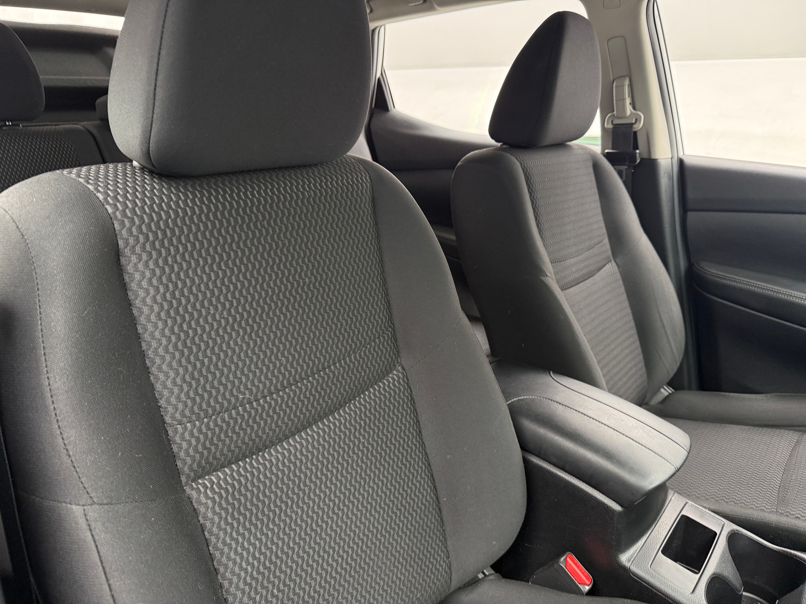 Thumbnail: 2017 Nissan Rogue Sport - 2