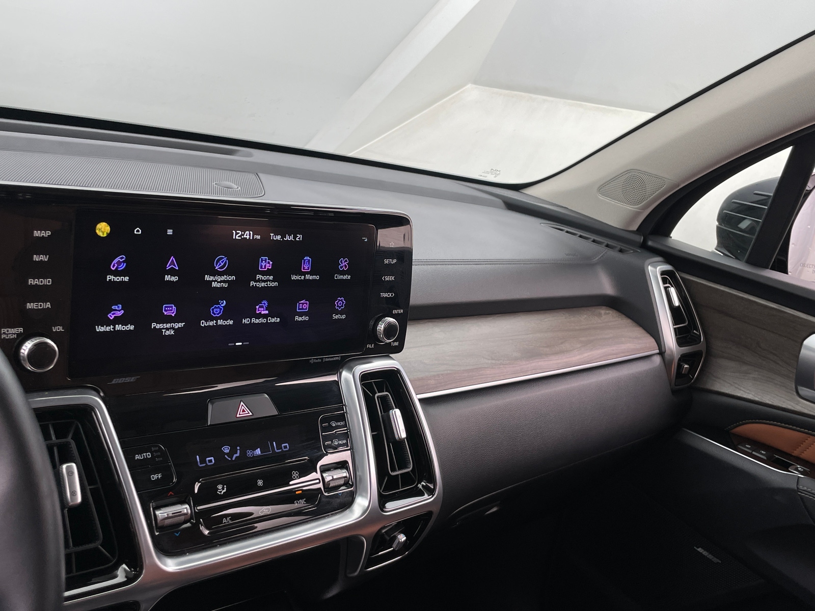 Thumbnail: 2023 Kia Sorento - 3