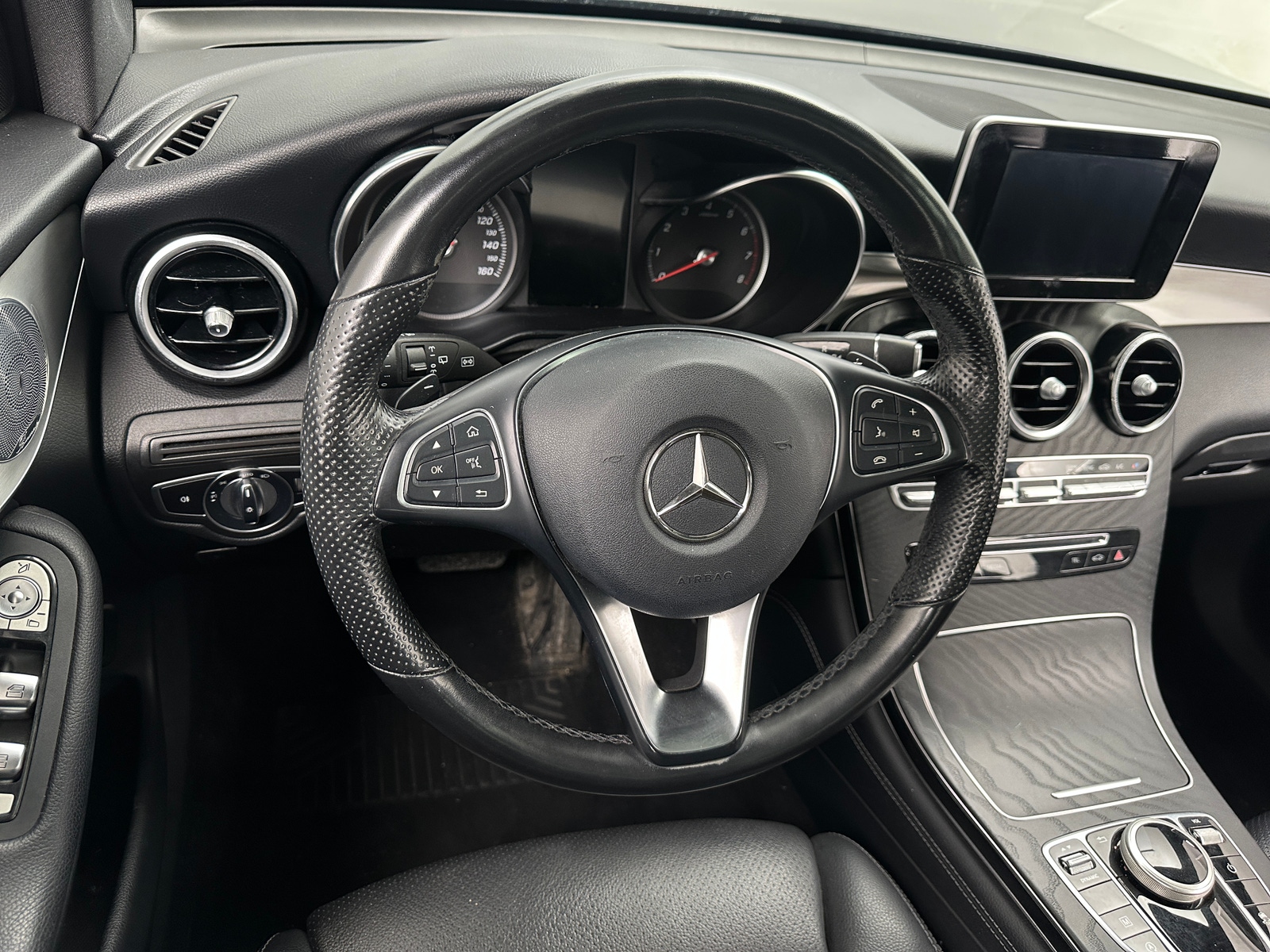 Thumbnail: 2019 Mercedes-Benz GLC - 4