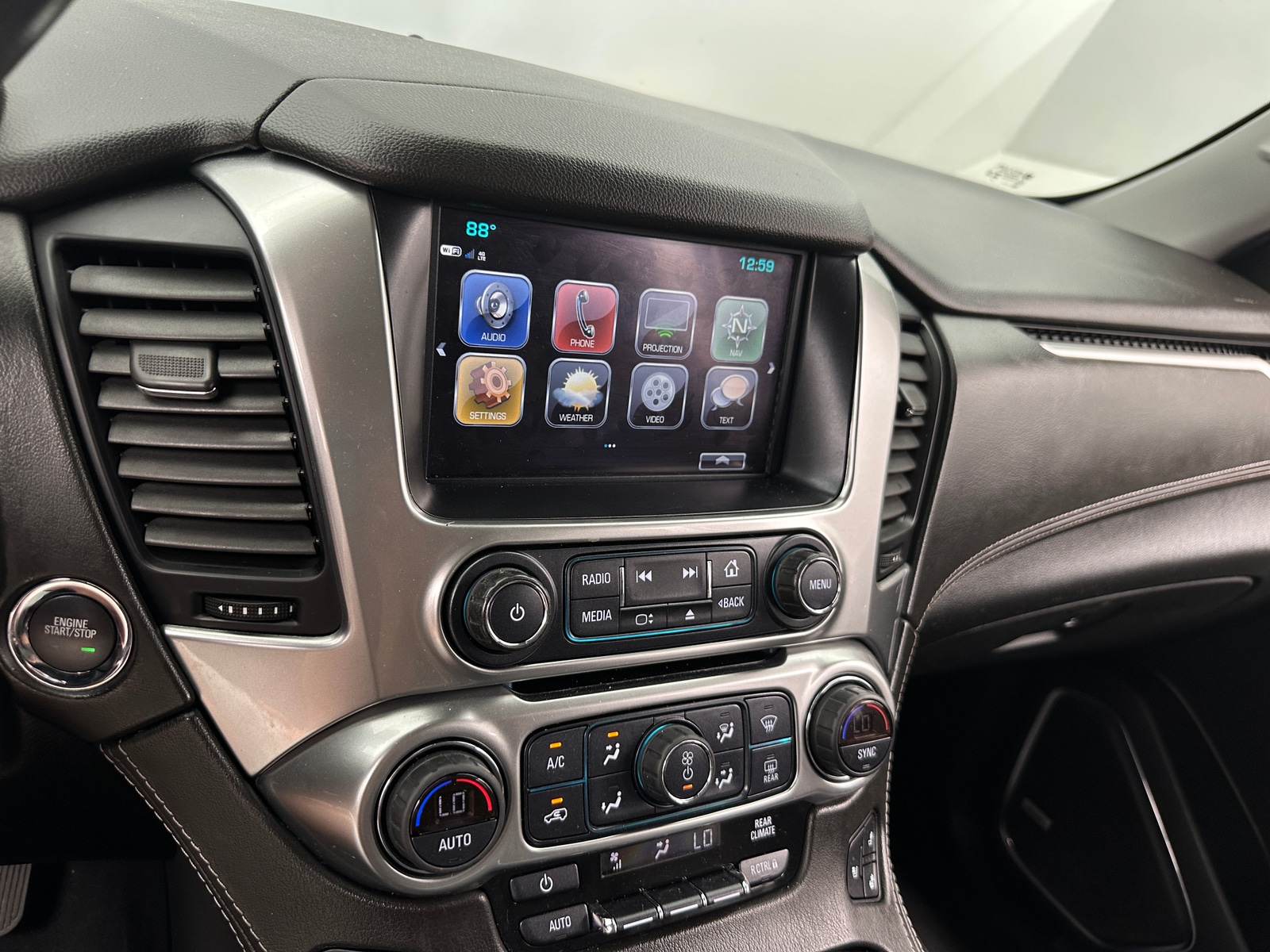 Thumbnail: 2020 Chevrolet Suburban - 3