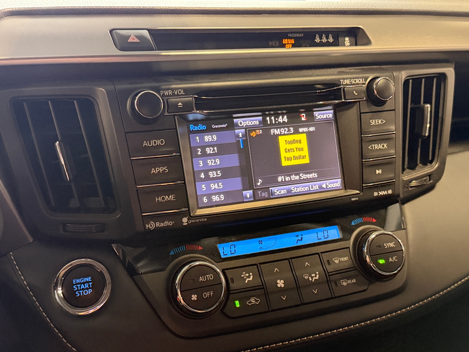 Thumbnail: 2018 Toyota RAV4 - 4