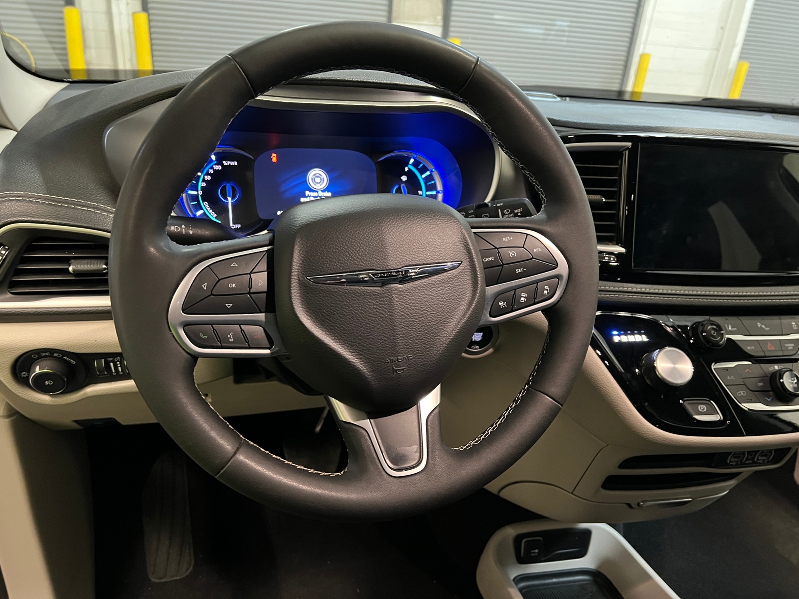 Thumbnail: 2024 Chrysler Pacifica - 4