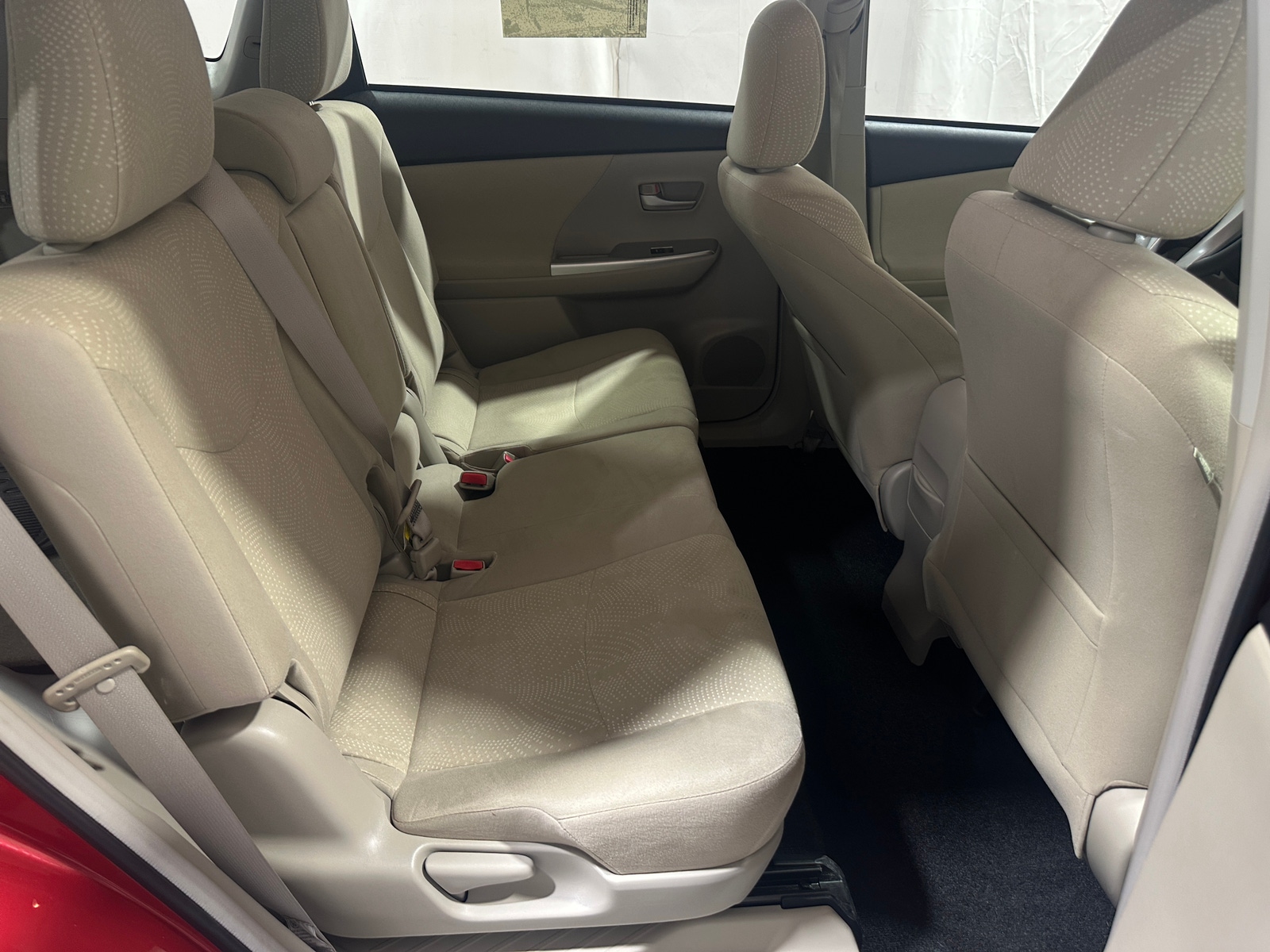 Thumbnail: 2012 Toyota Prius v - 6