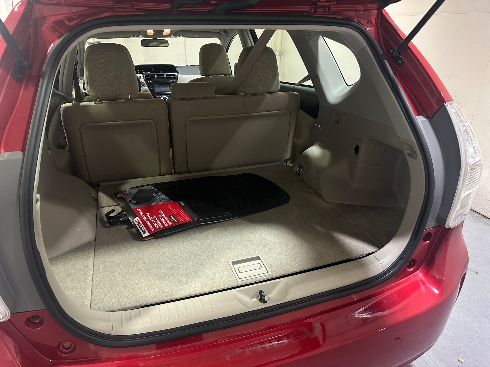 Thumbnail: 2012 Toyota Prius v - 7
