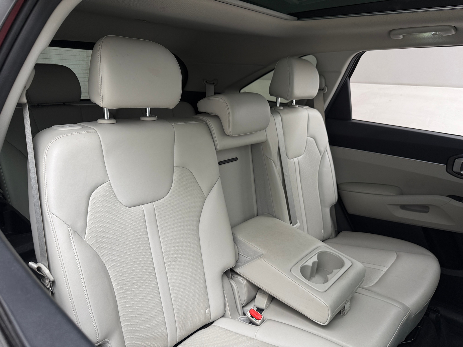 Thumbnail: 2023 Kia Sorento - 5