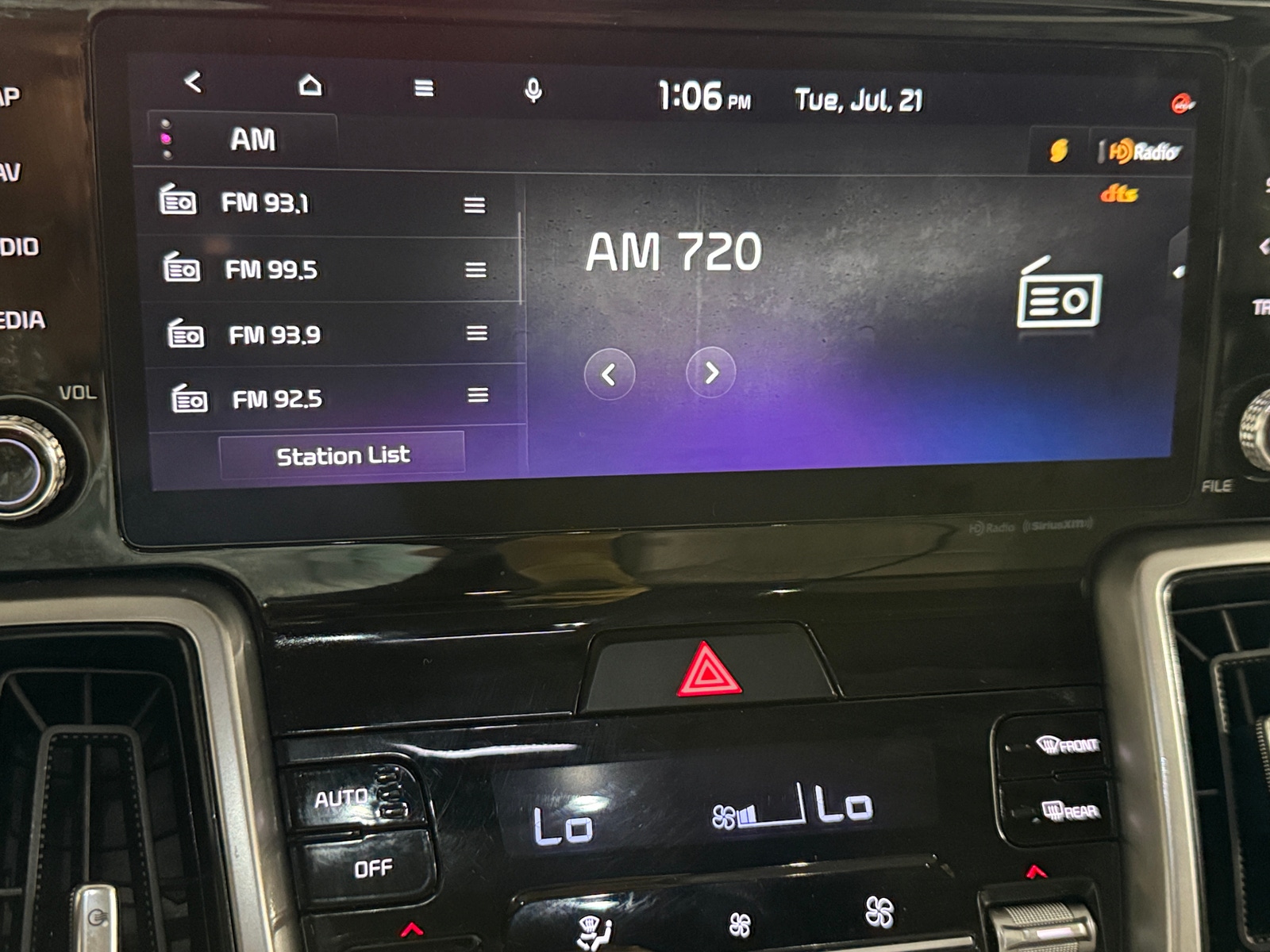 Thumbnail: 2023 Kia Sorento - 3