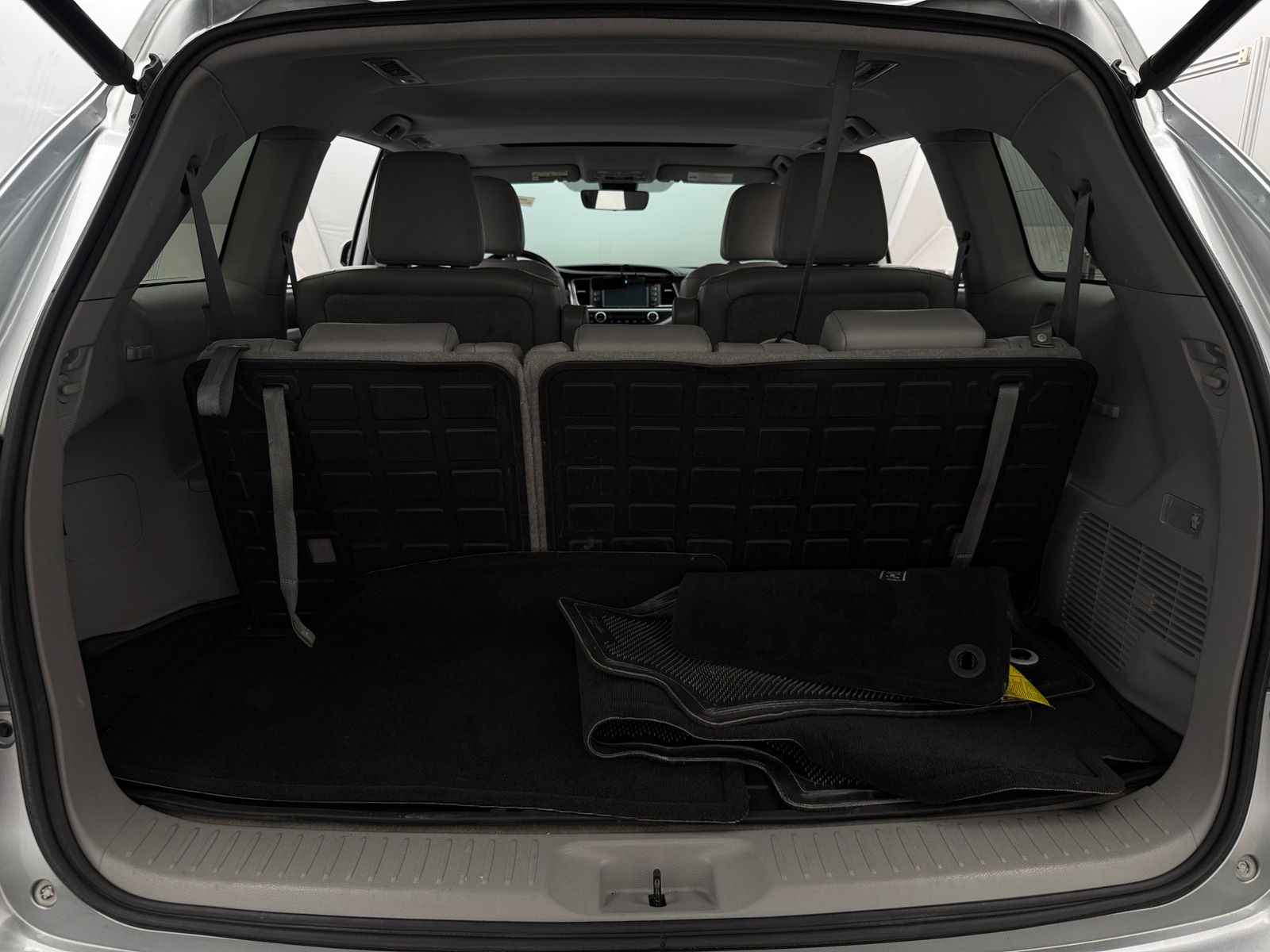 Thumbnail: 2019 Toyota Highlander - 6