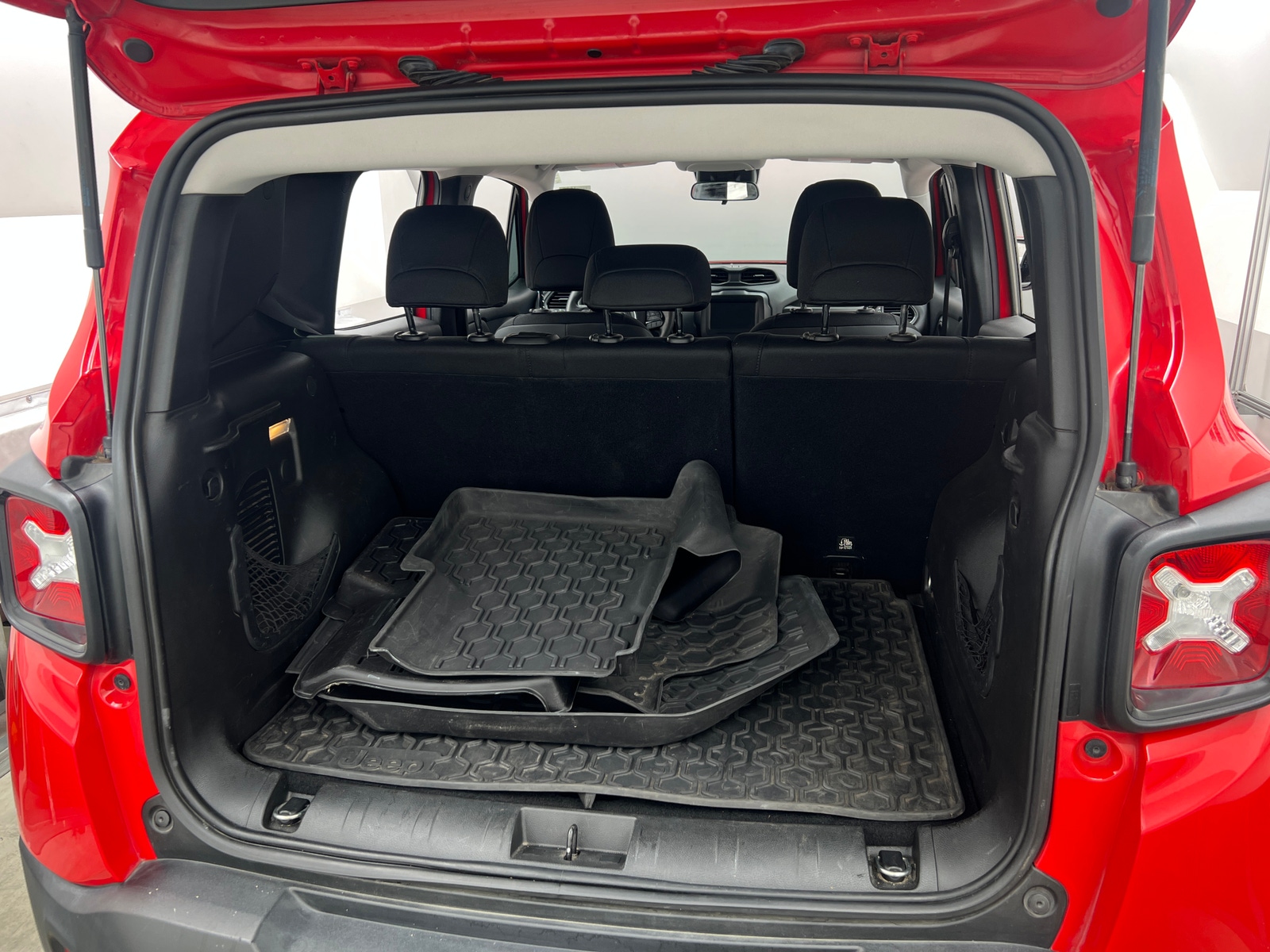 Thumbnail: 2018 Jeep Renegade - 7