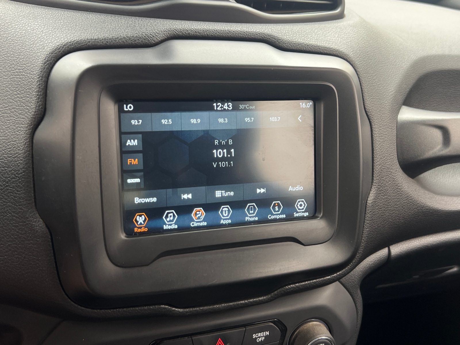 Thumbnail: 2018 Jeep Renegade - 4