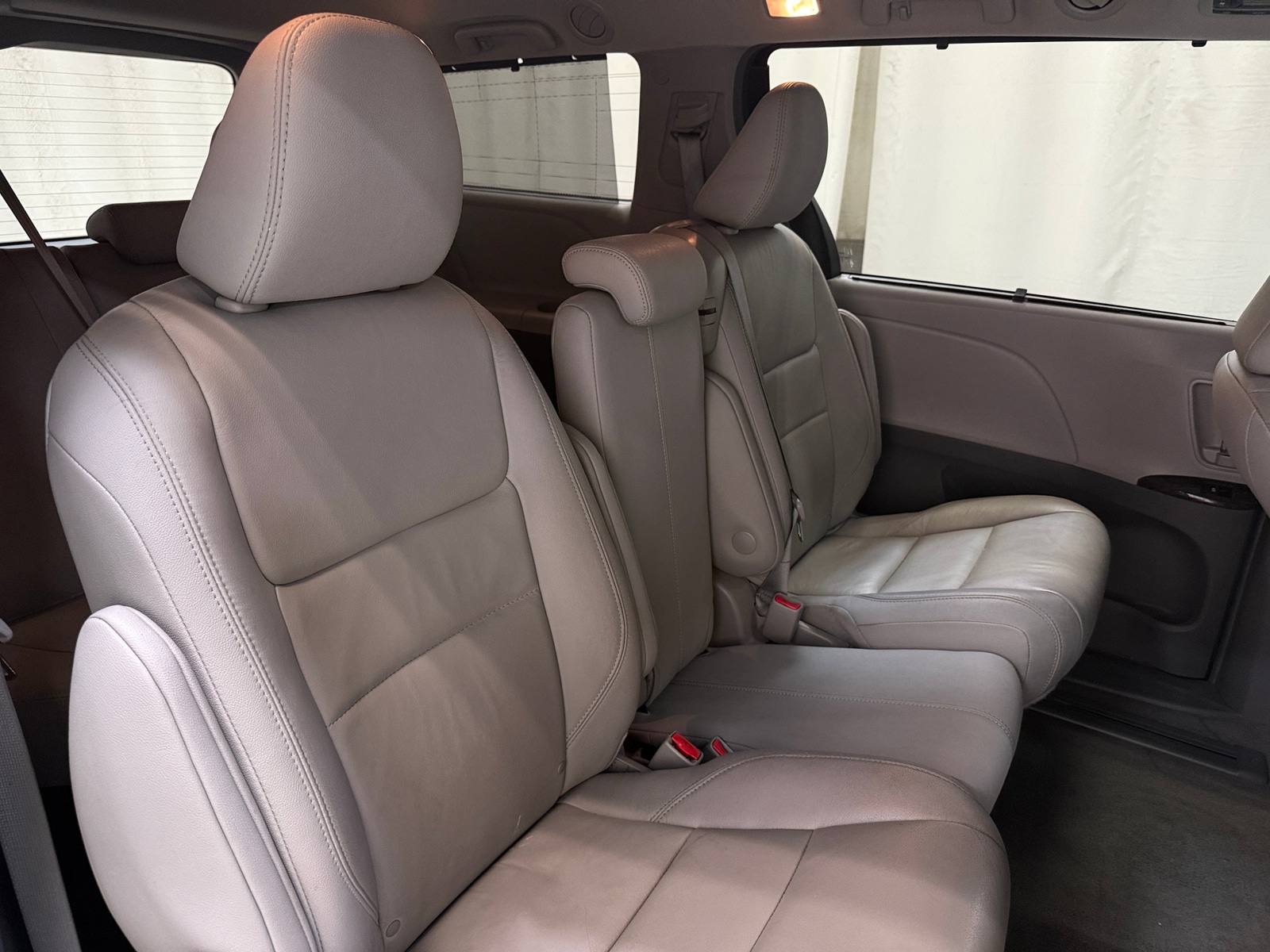 Thumbnail: 2018 Toyota Sienna - 5