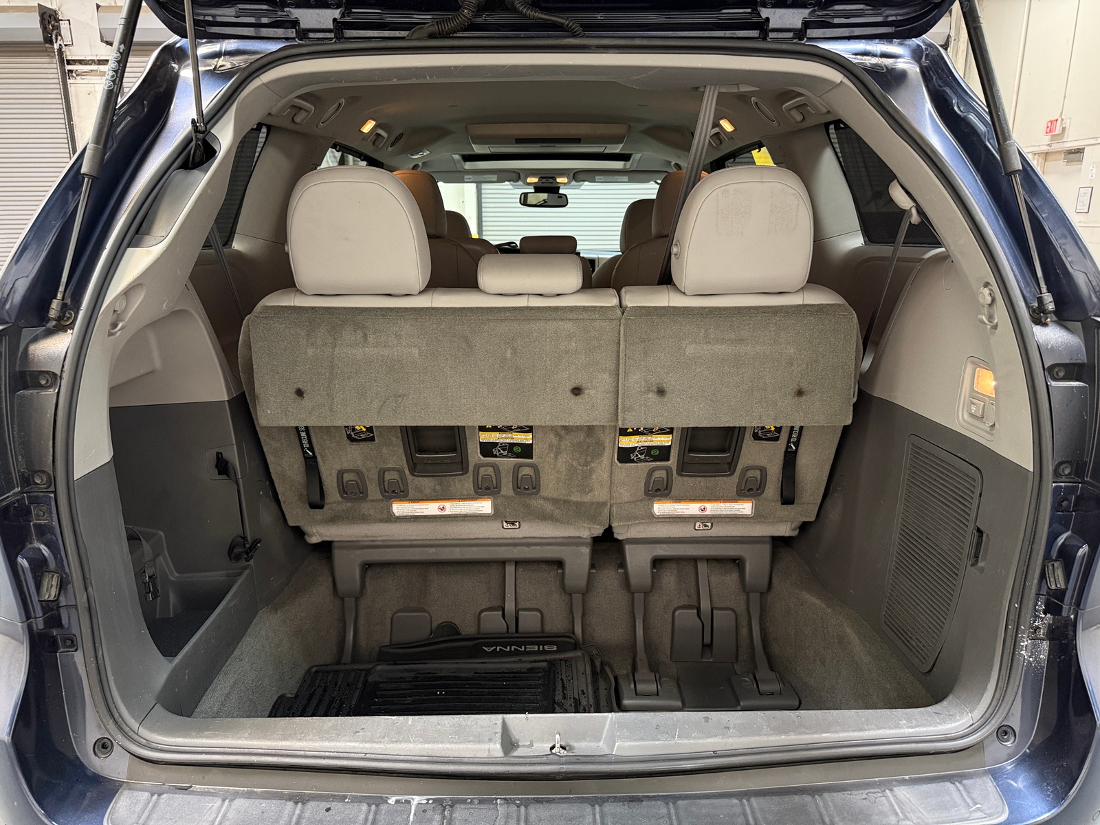 Thumbnail: 2018 Toyota Sienna - 6