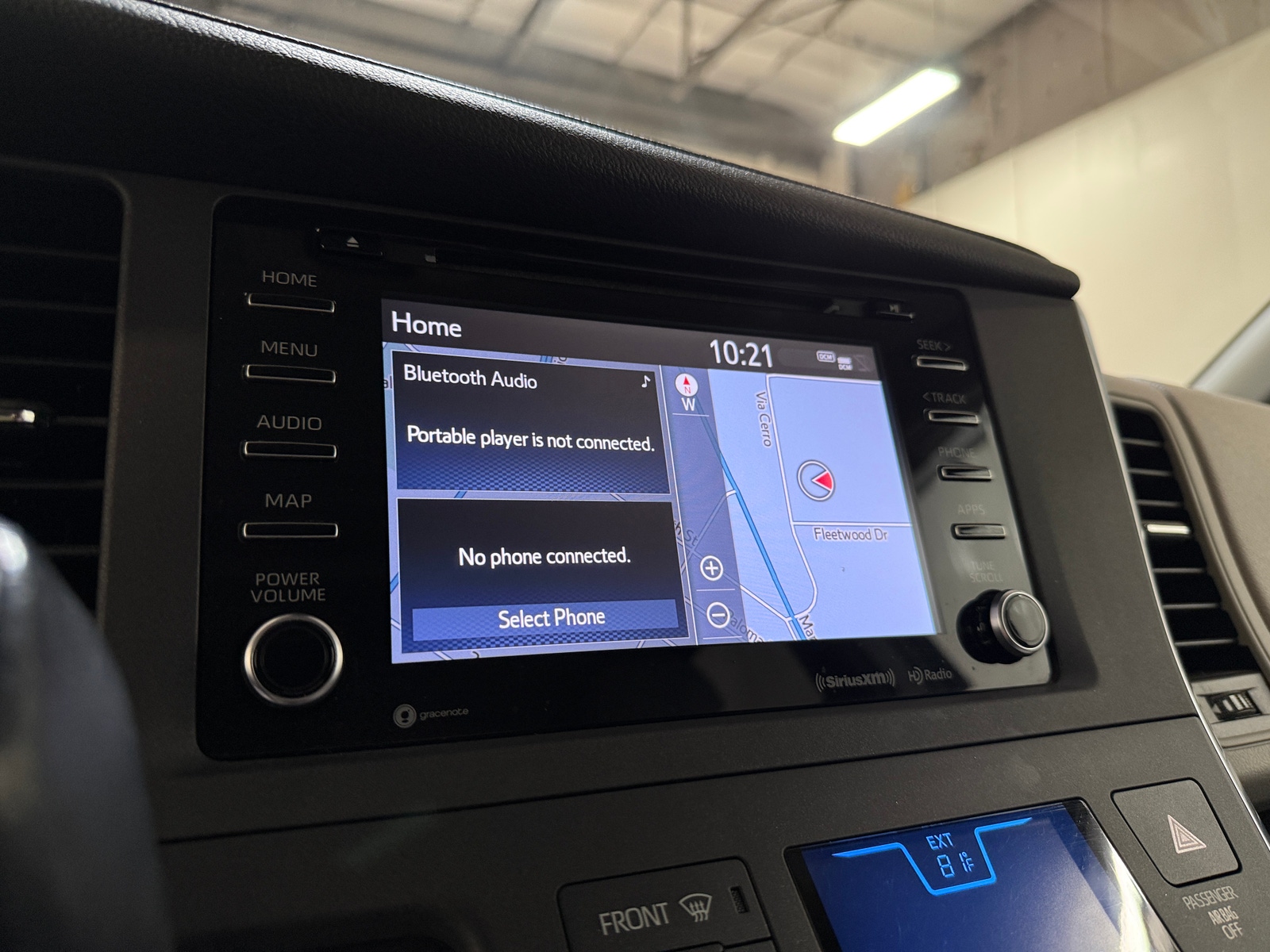 Thumbnail: 2018 Toyota Sienna - 3