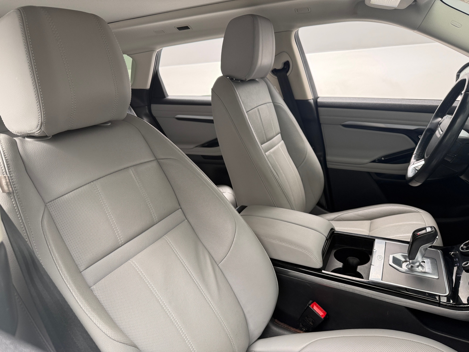 Thumbnail: 2020 Land Rover Range Rover Evoque - 2