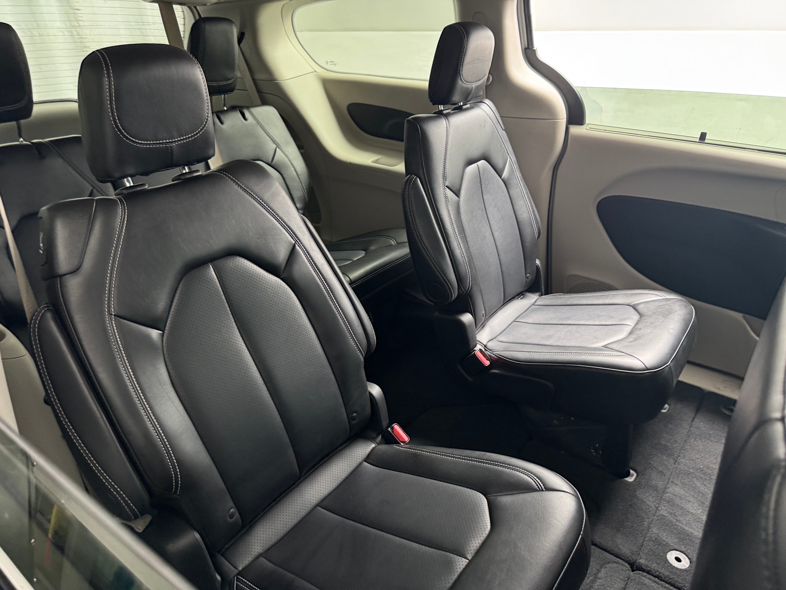 Thumbnail: 2024 Chrysler Pacifica - 5