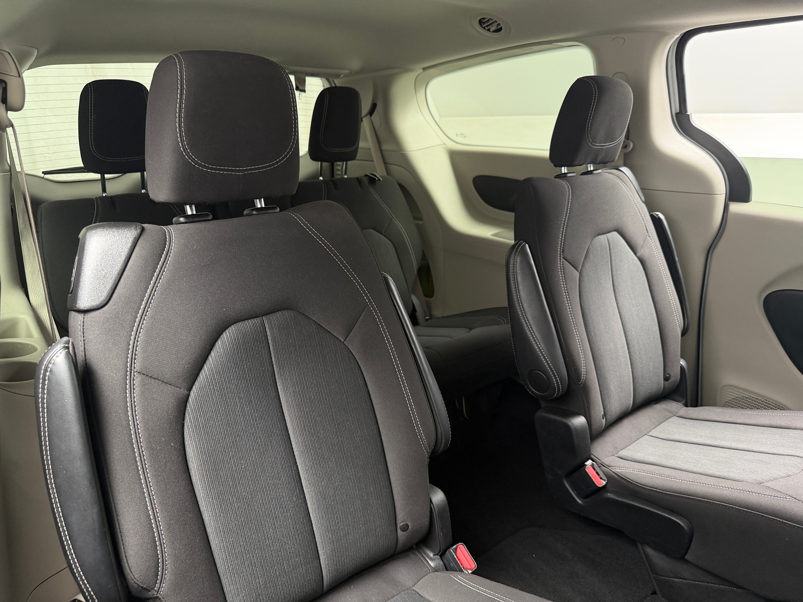 Thumbnail: 2024 Chrysler Voyager - 6