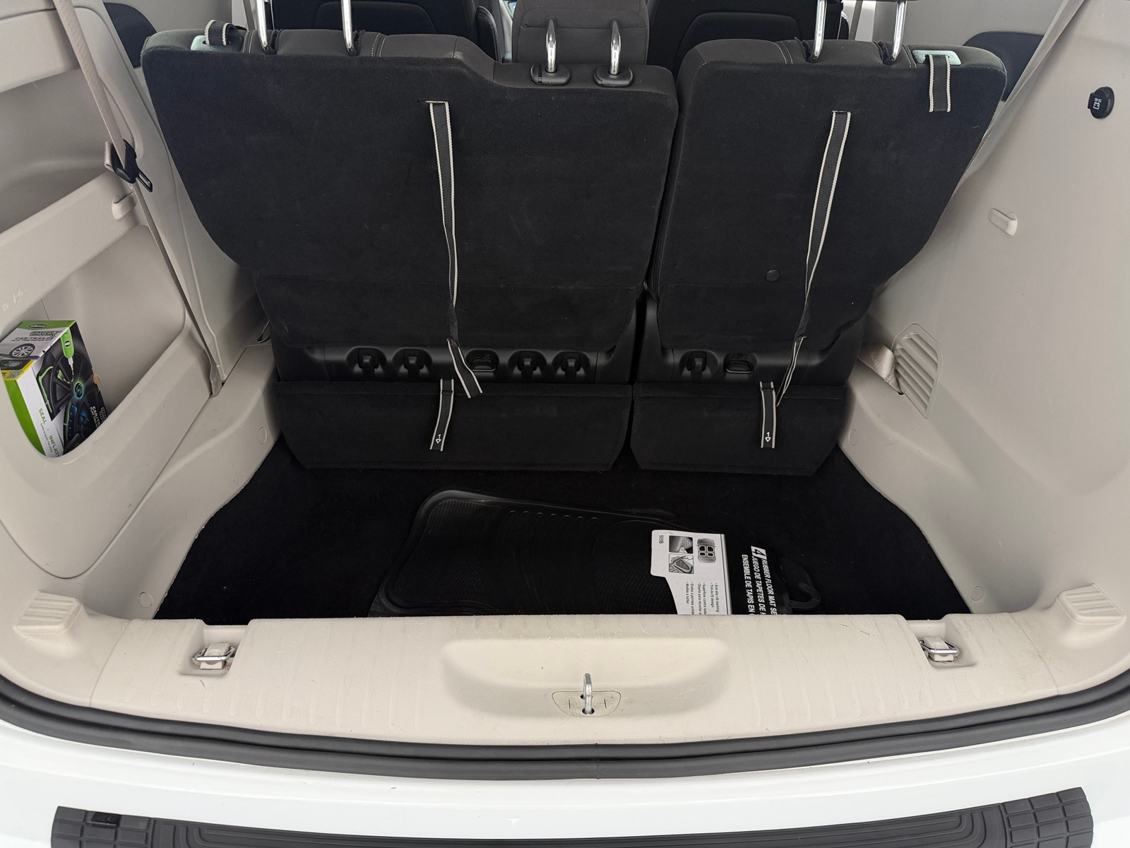 Thumbnail: 2024 Chrysler Voyager - 7