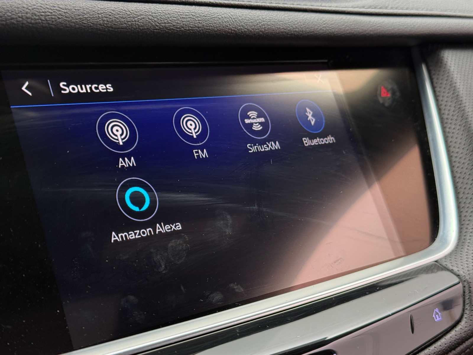Thumbnail: 2020 Cadillac XT5 - 3