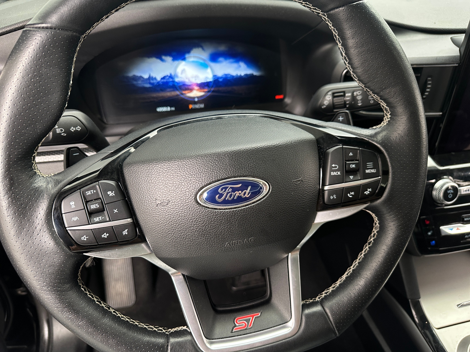 Thumbnail: 2022 Ford Explorer - 5