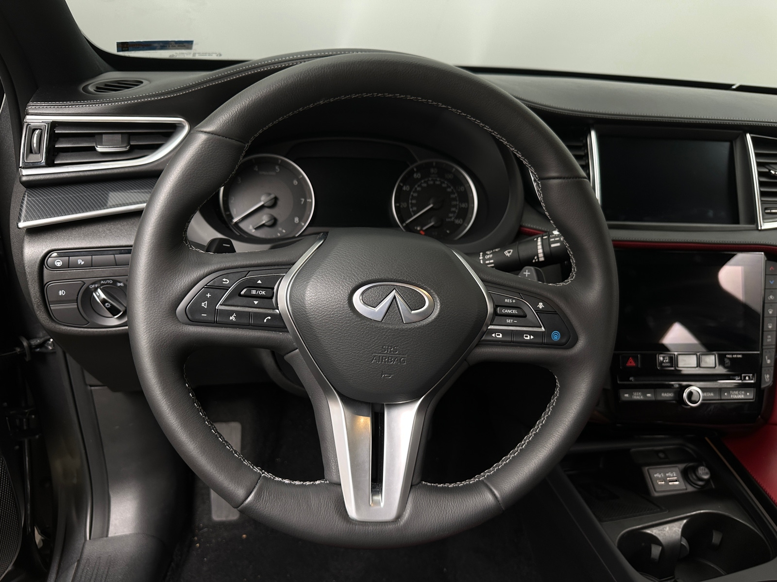 Thumbnail: 2025 INFINITI QX50 - 4