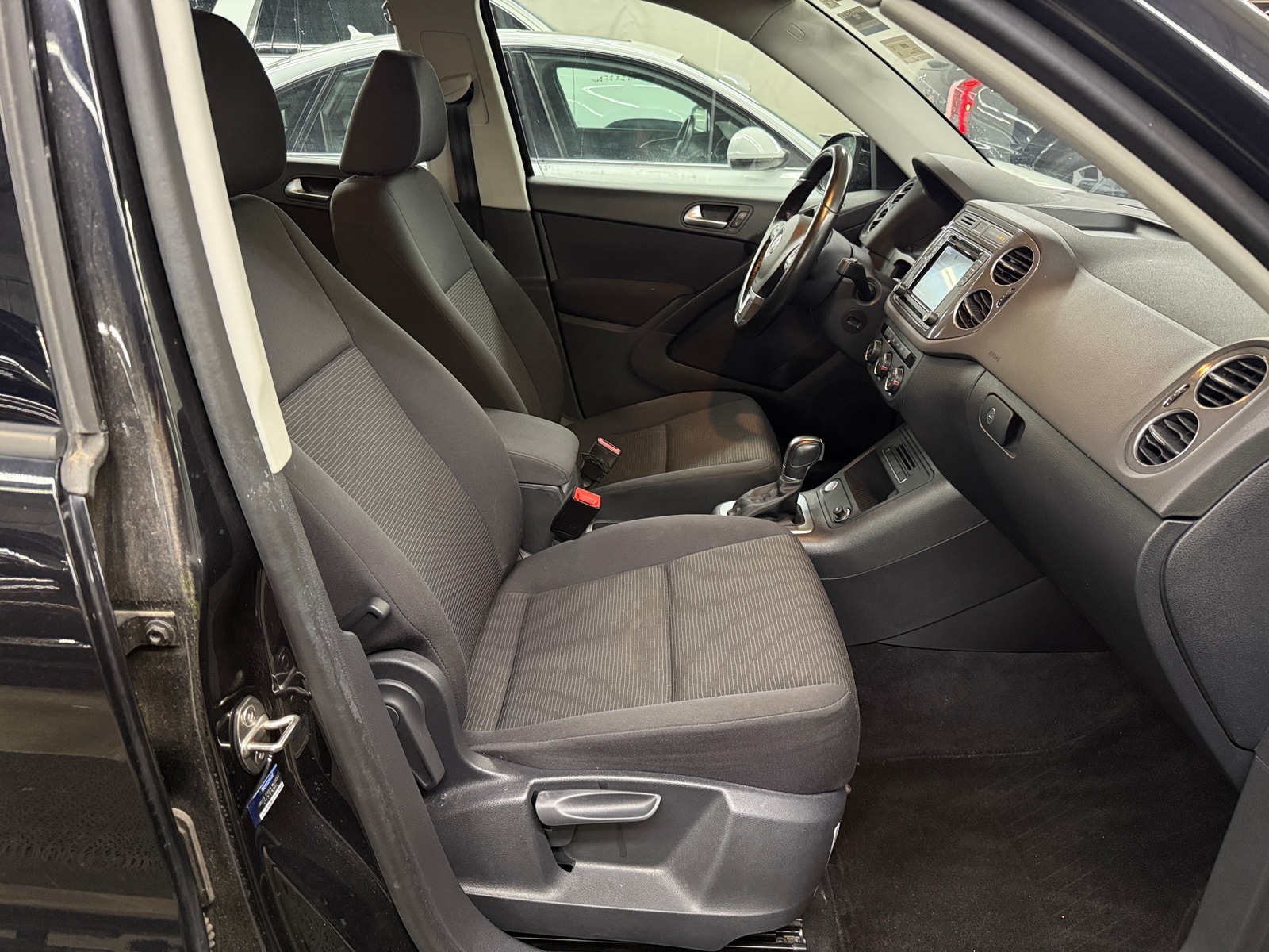Thumbnail: 2017 Volkswagen Tiguan - 2