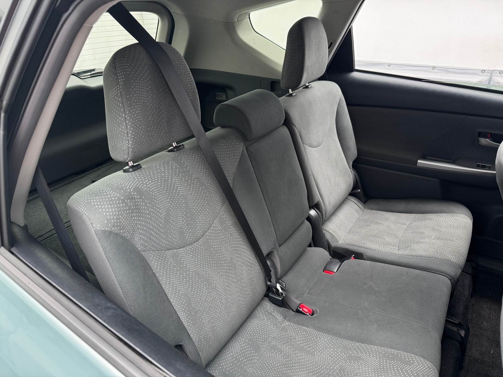 Thumbnail: 2014 Toyota Prius v - 6