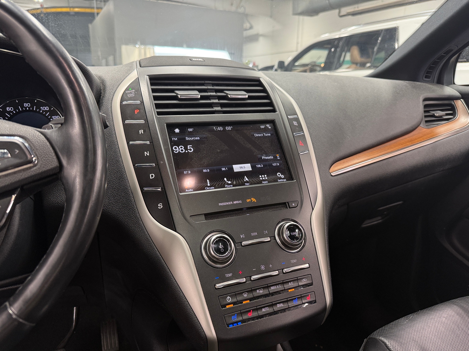 Thumbnail: 2019 Lincoln MKC - 3