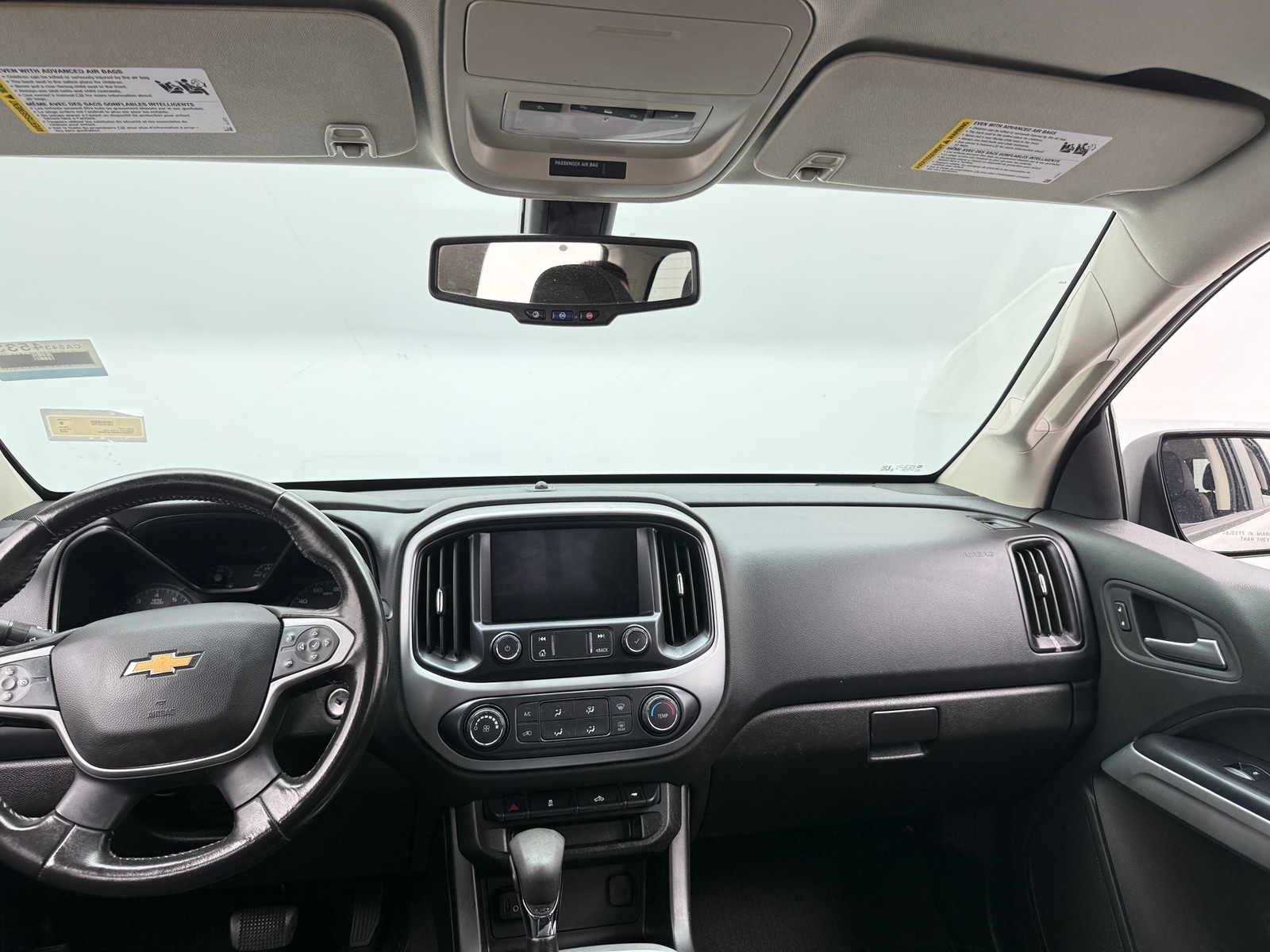 Thumbnail: 2022 Chevrolet Colorado - 3