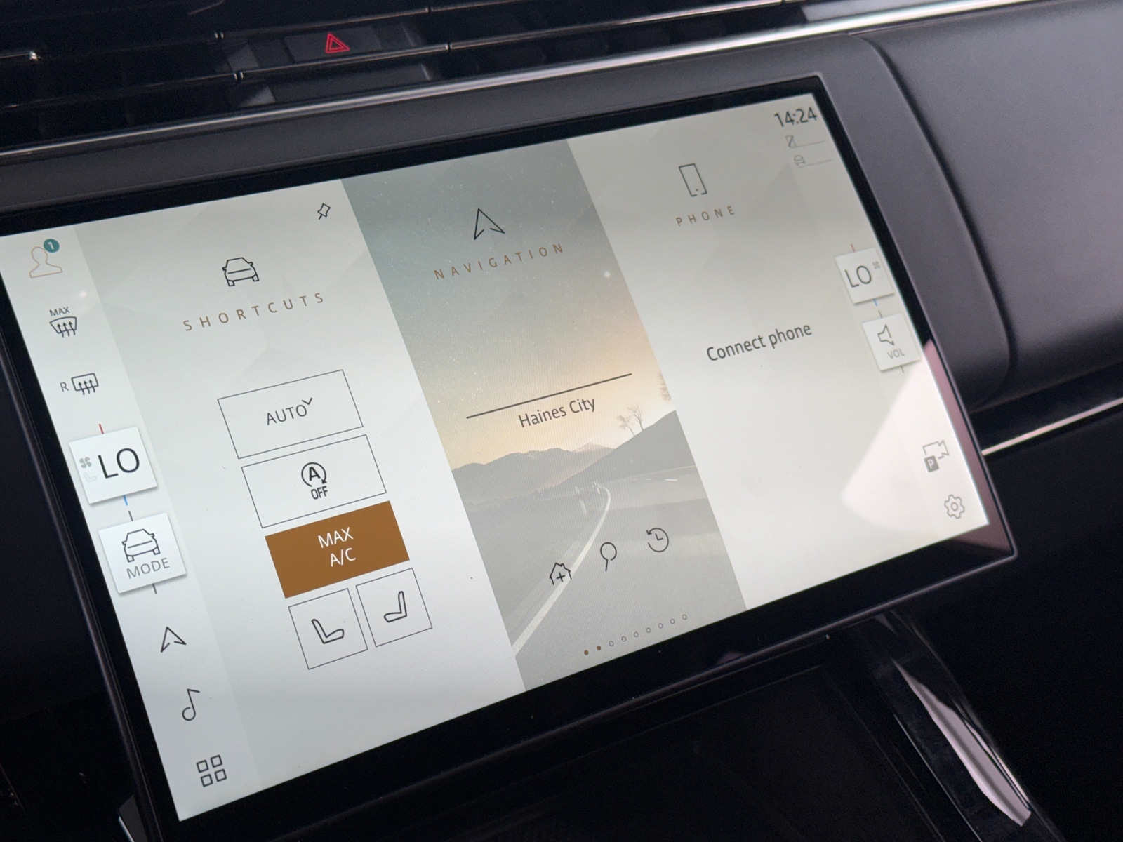 Thumbnail: 2024 Land Rover Range Rover Sport - 3