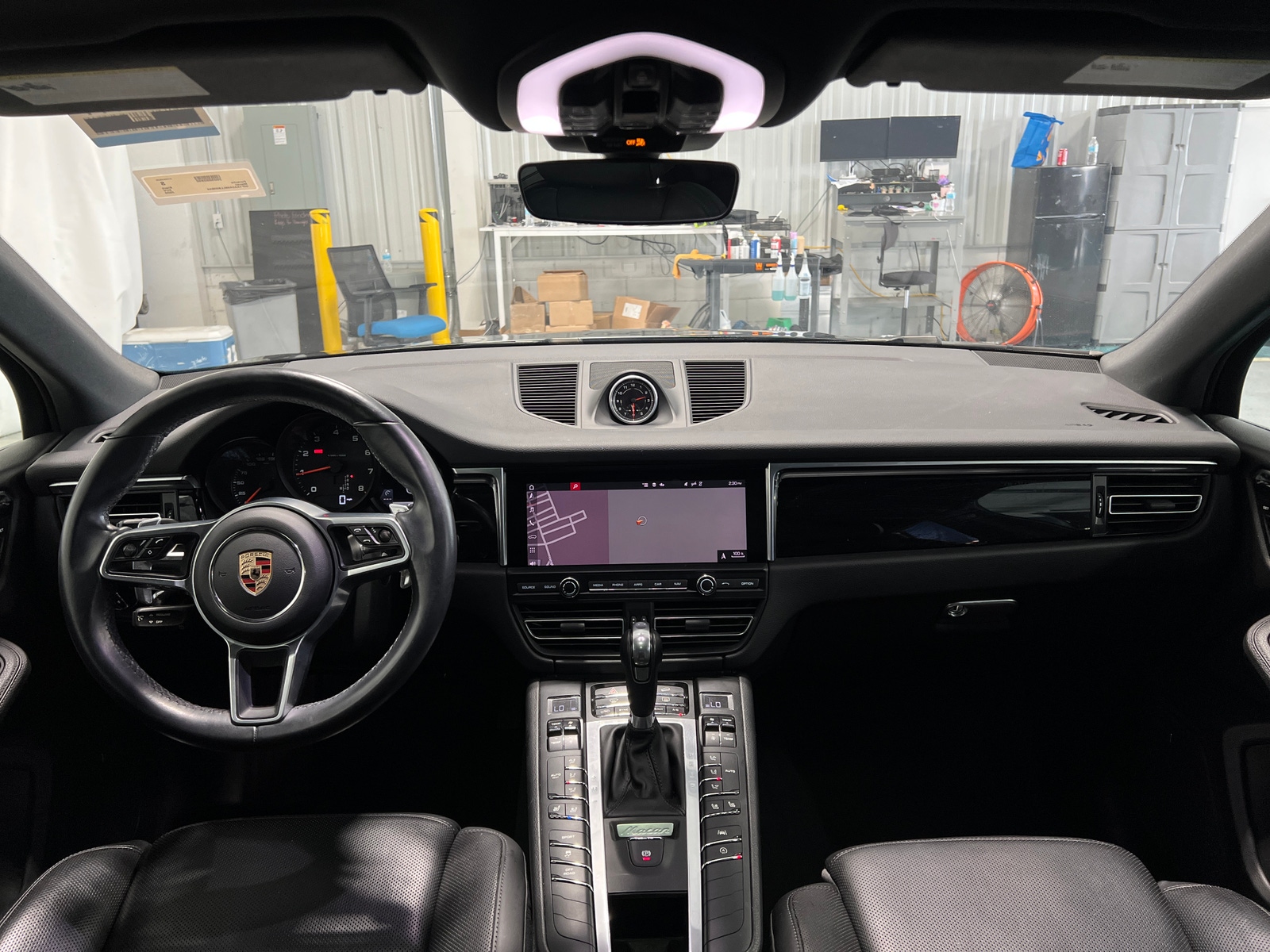 Thumbnail: 2020 Porsche Macan - 2