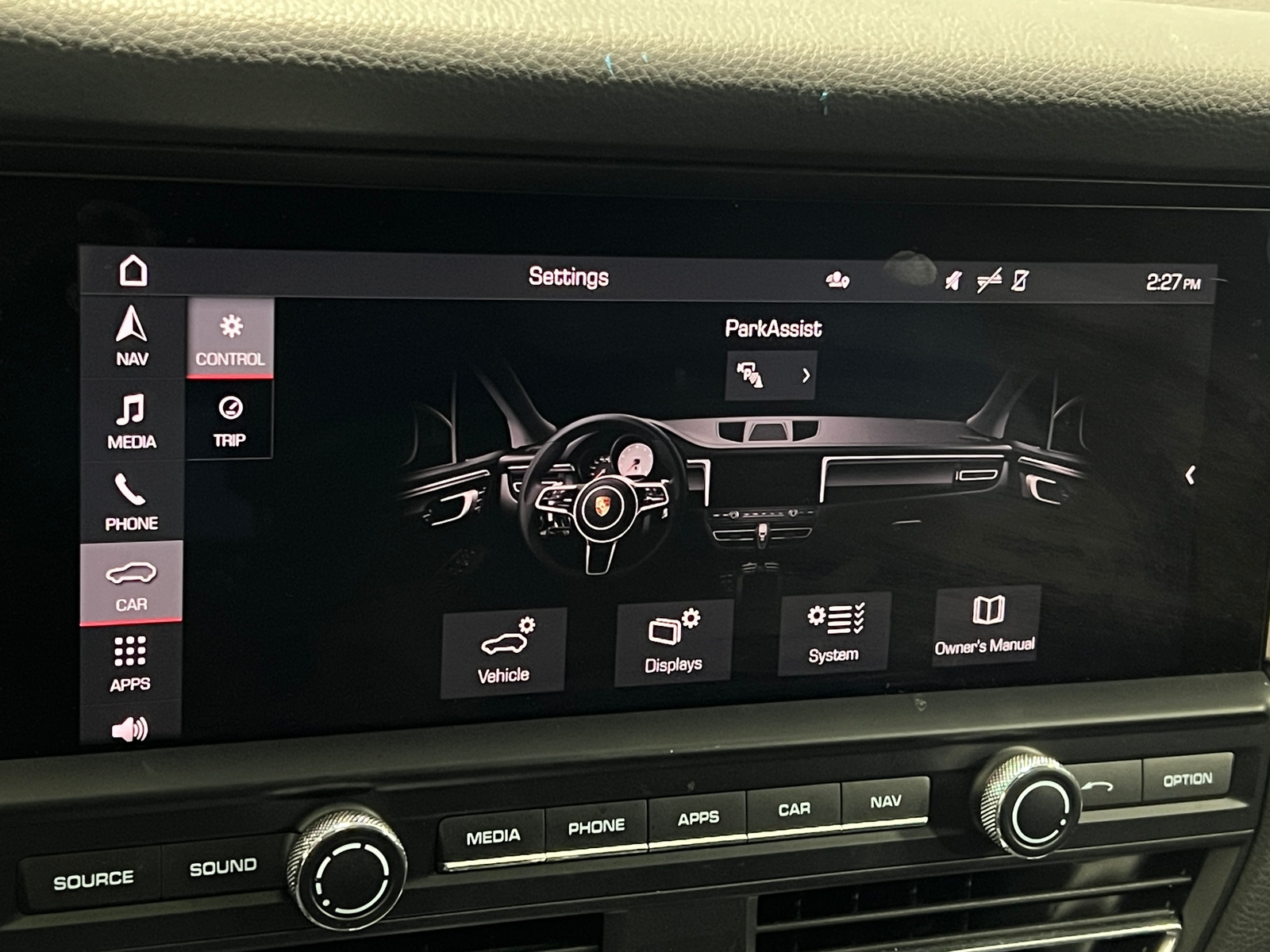 Thumbnail: 2020 Porsche Macan - 3