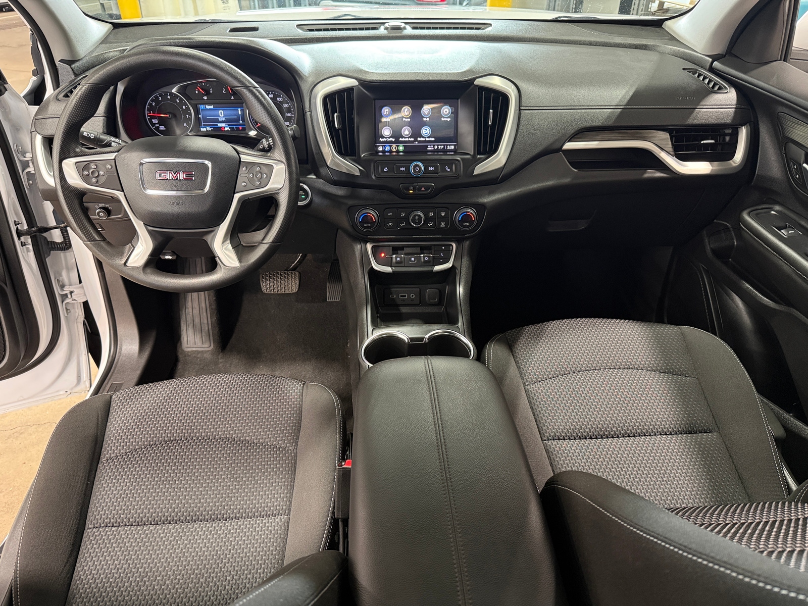 Thumbnail: 2024 GMC Terrain - 3