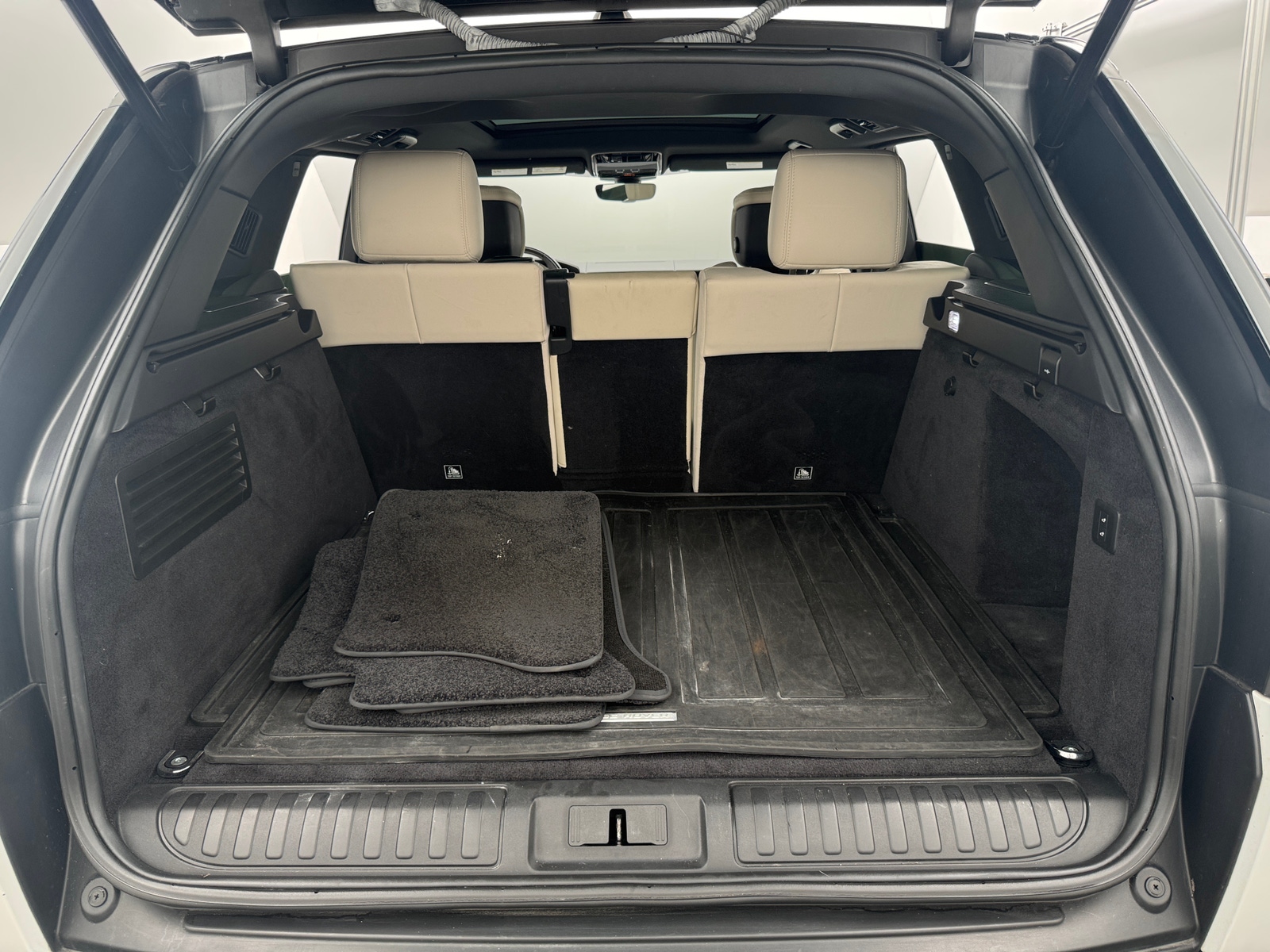 Thumbnail: 2020 Land Rover Range Rover Sport - 6