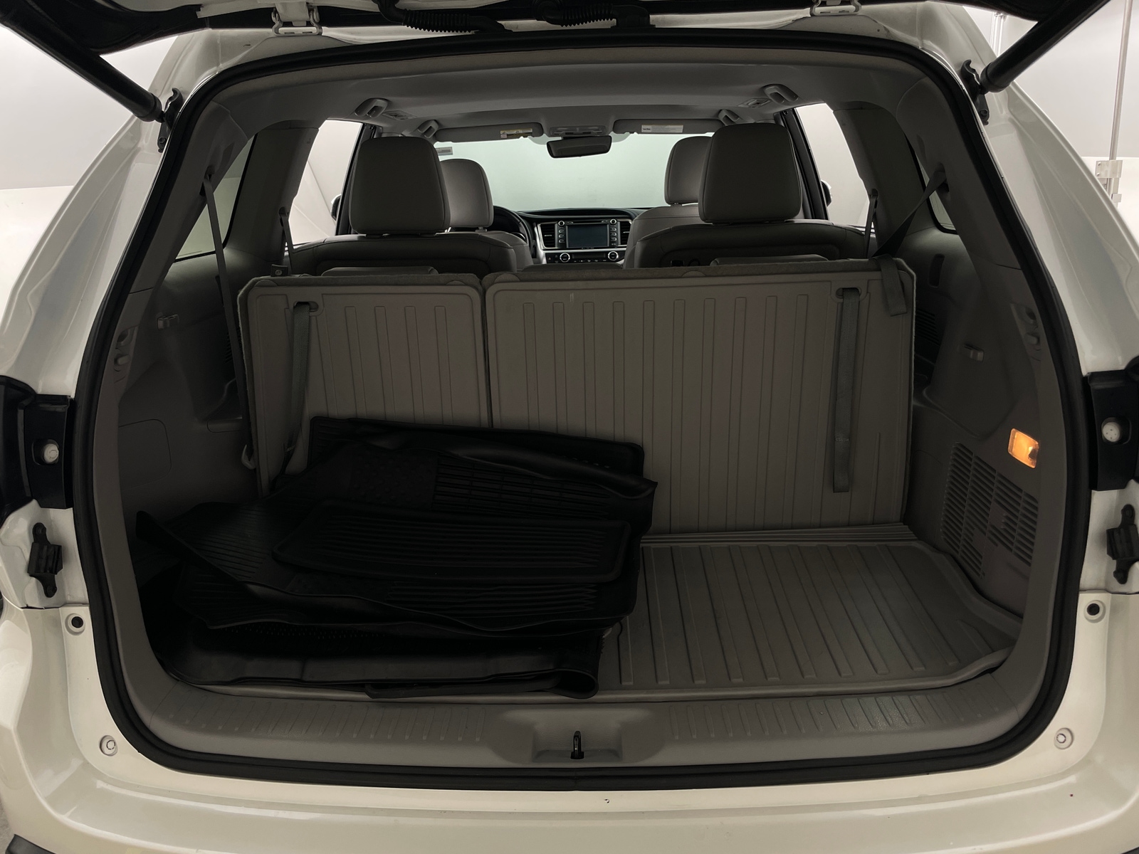 Thumbnail: 2019 Toyota Highlander - 6