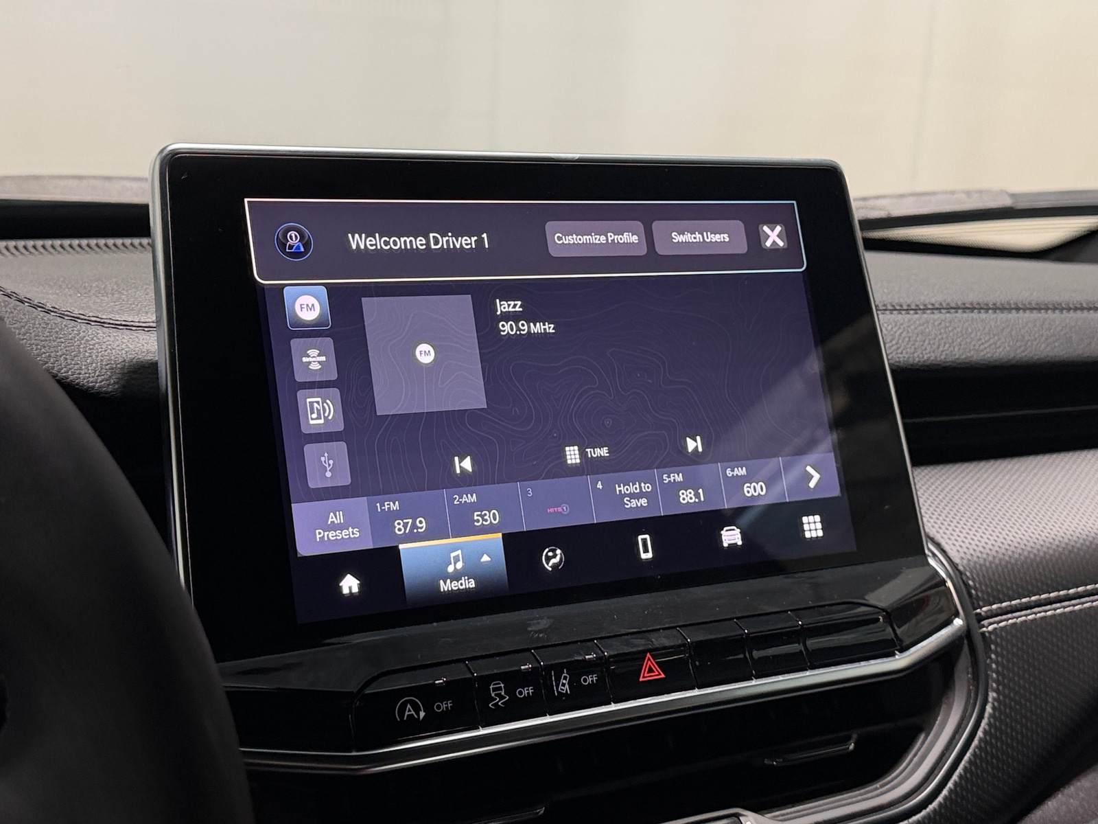 Thumbnail: 2023 Jeep Compass - 4