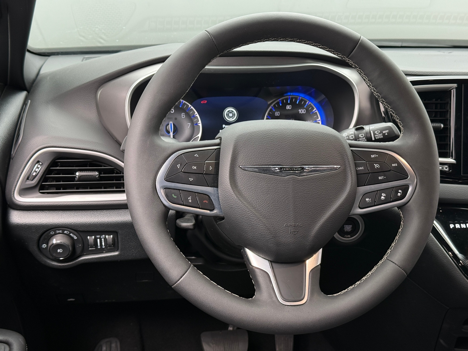 Thumbnail: 2026 Chrysler Pacifica - 4