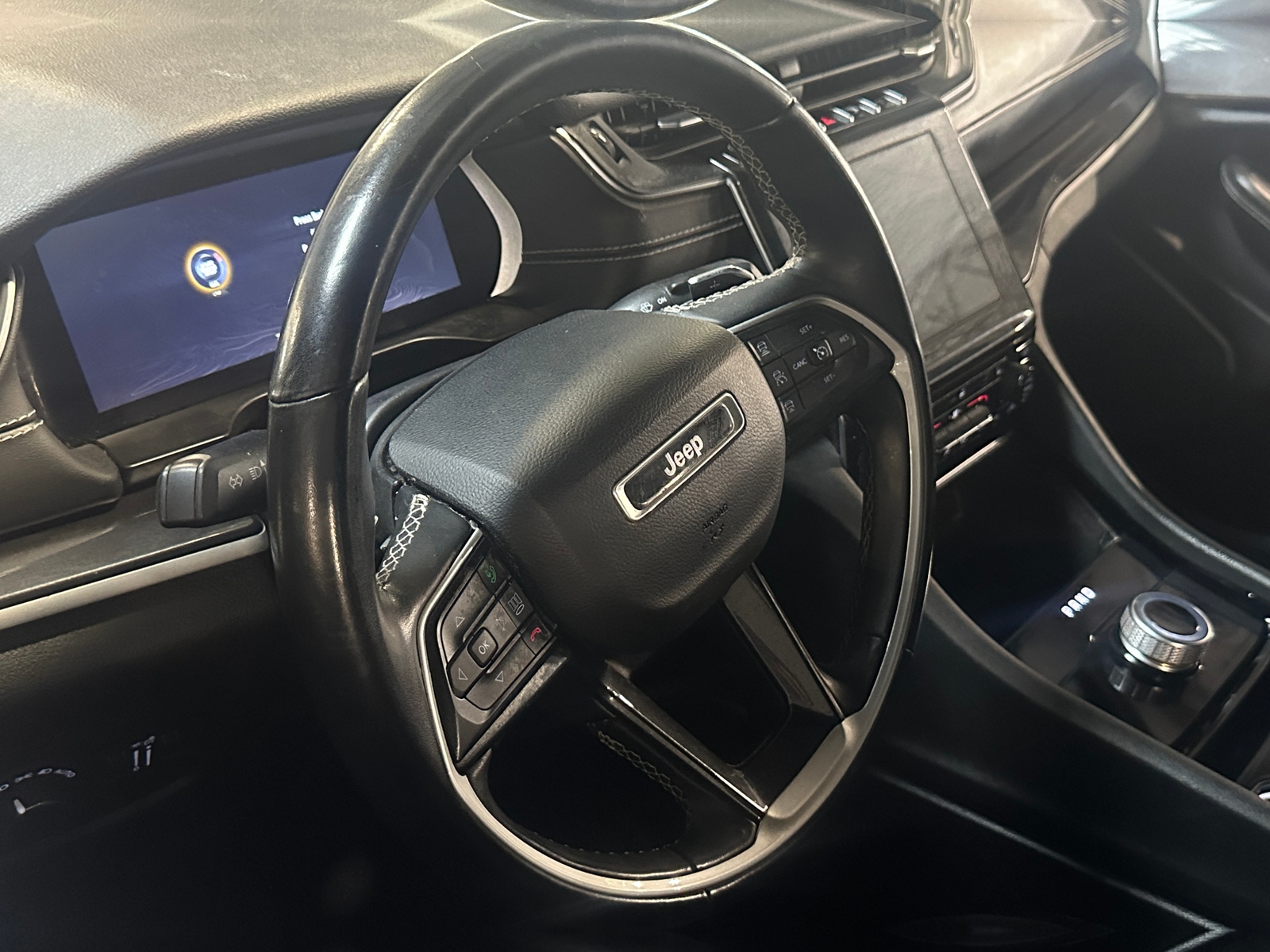 Thumbnail: 2022 Jeep Grand Cherokee L - 4