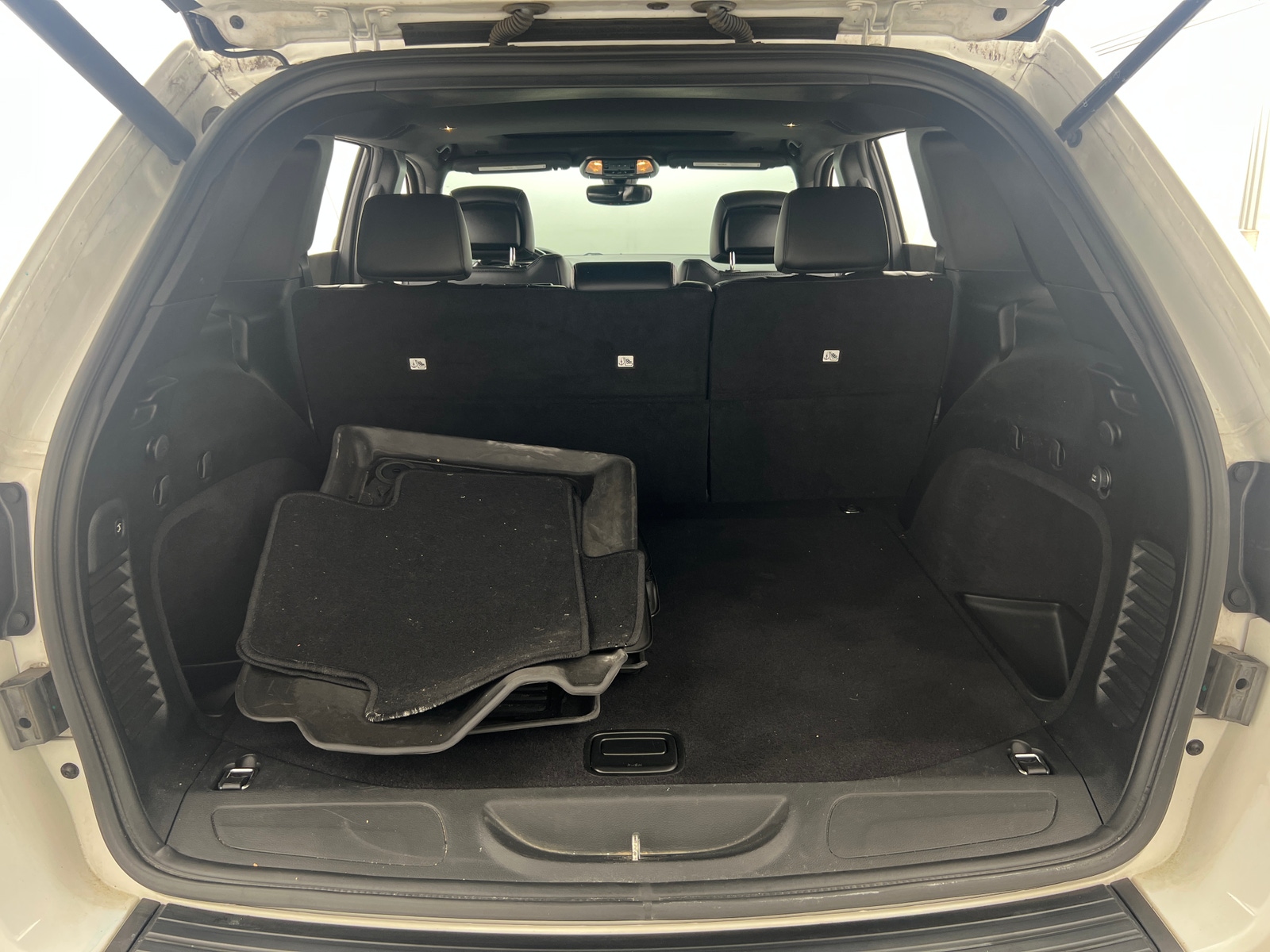 Thumbnail: 2020 Jeep Grand Cherokee - 6