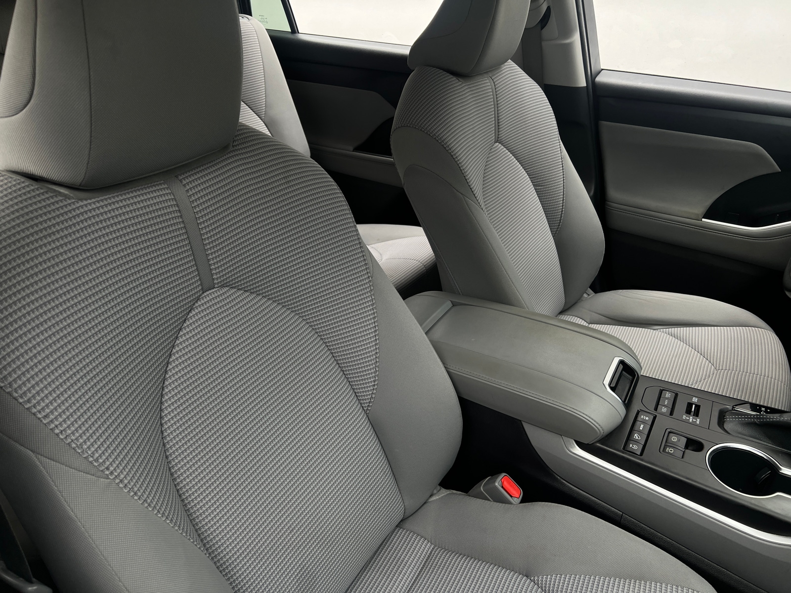 Thumbnail: 2022 Toyota Highlander - 2