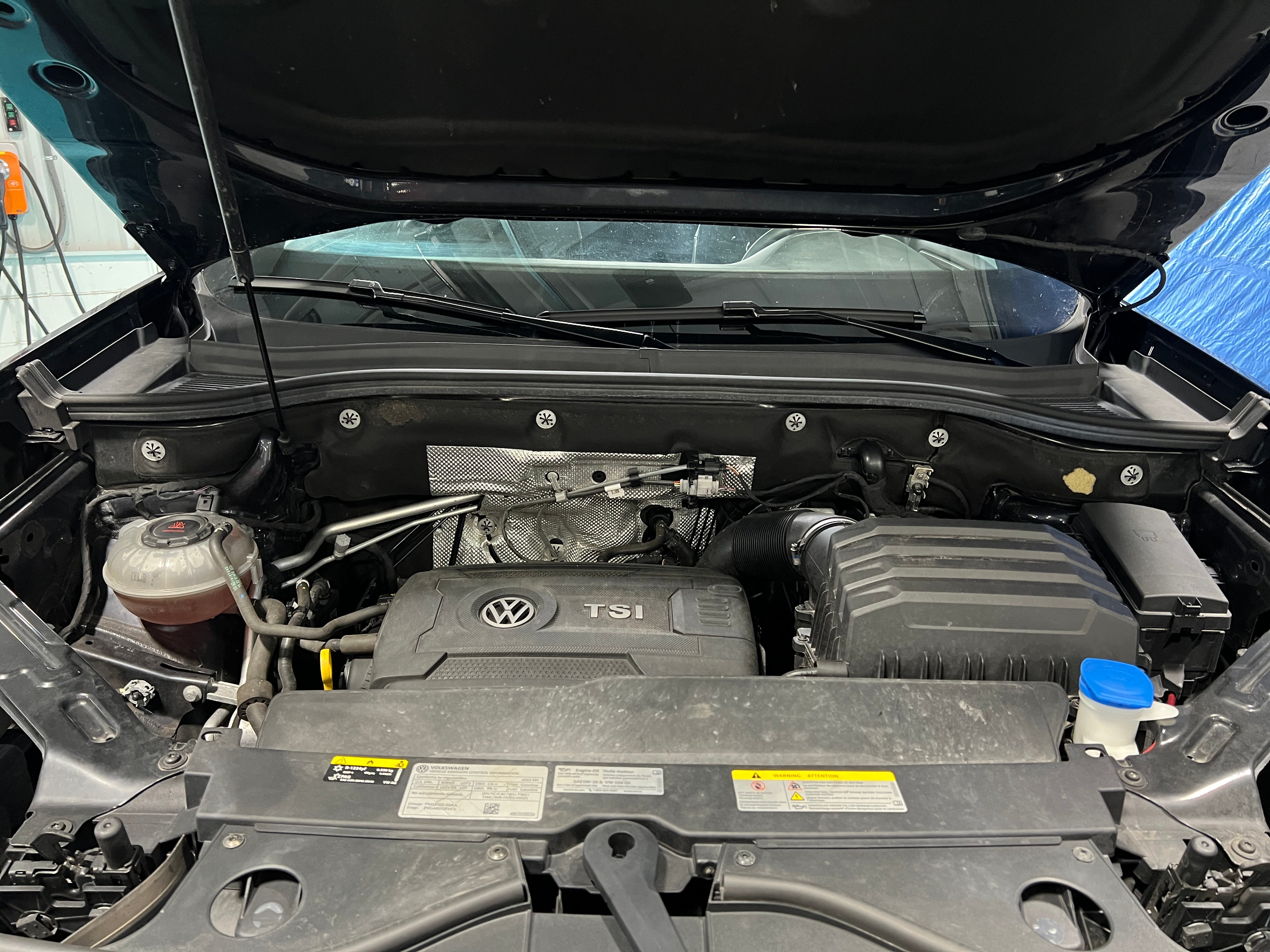 2023 Volkswagen Atlas Cross Sport SE w/Tech - Photo 4