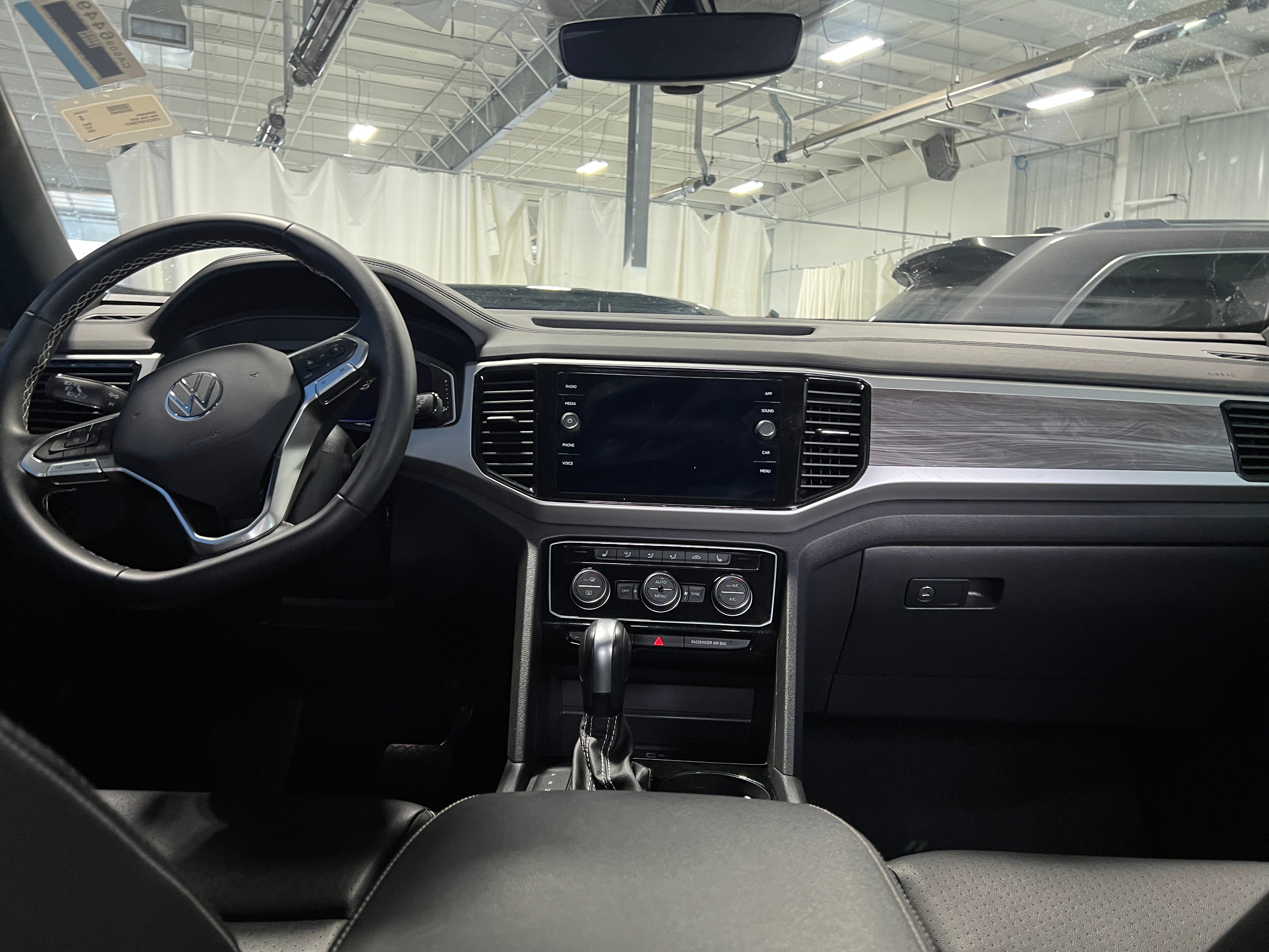 2023 Volkswagen Atlas Cross Sport SE w/Tech - Photo 6