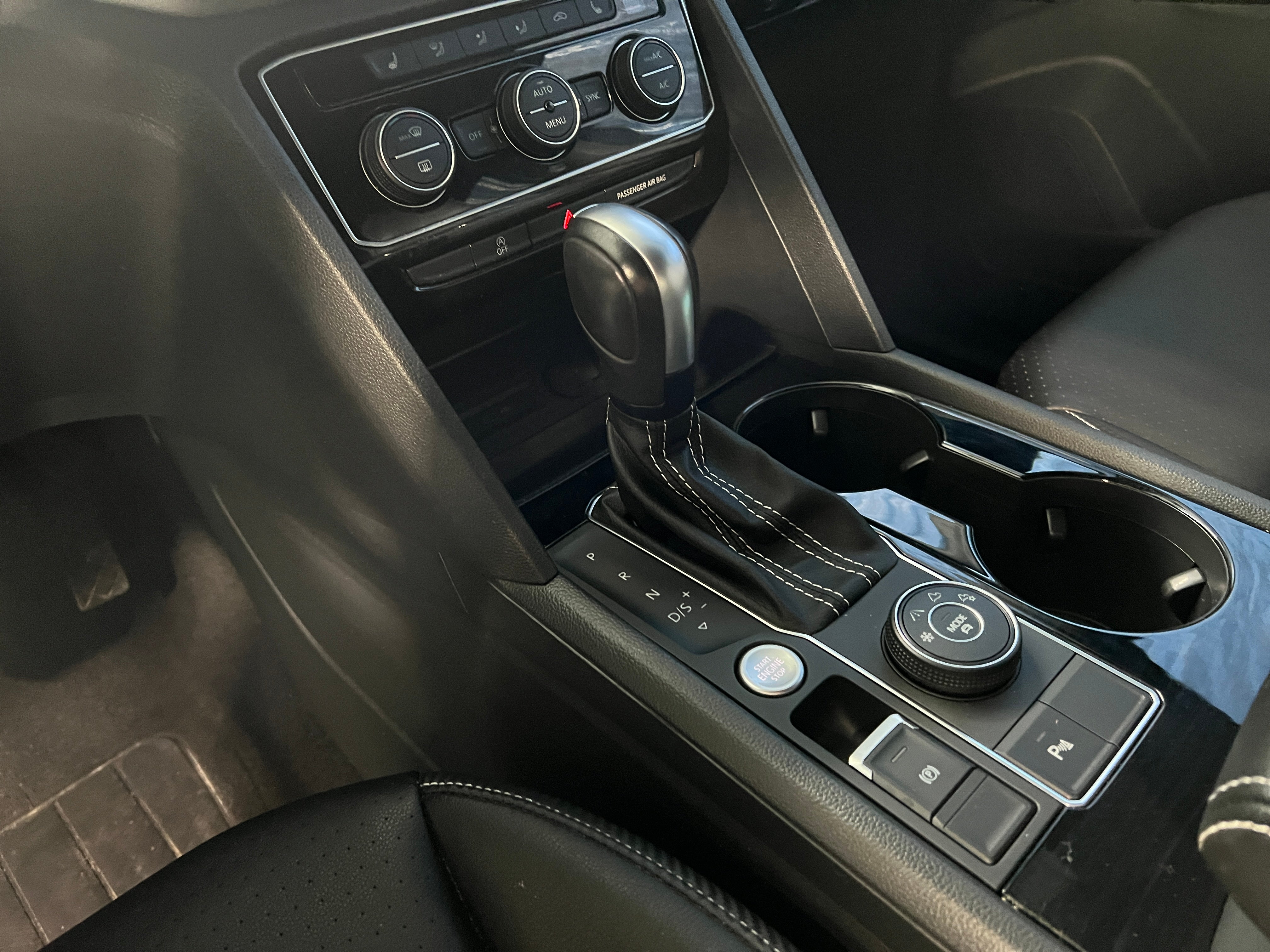 2023 Volkswagen Atlas Cross Sport SE w/Tech - Photo 8