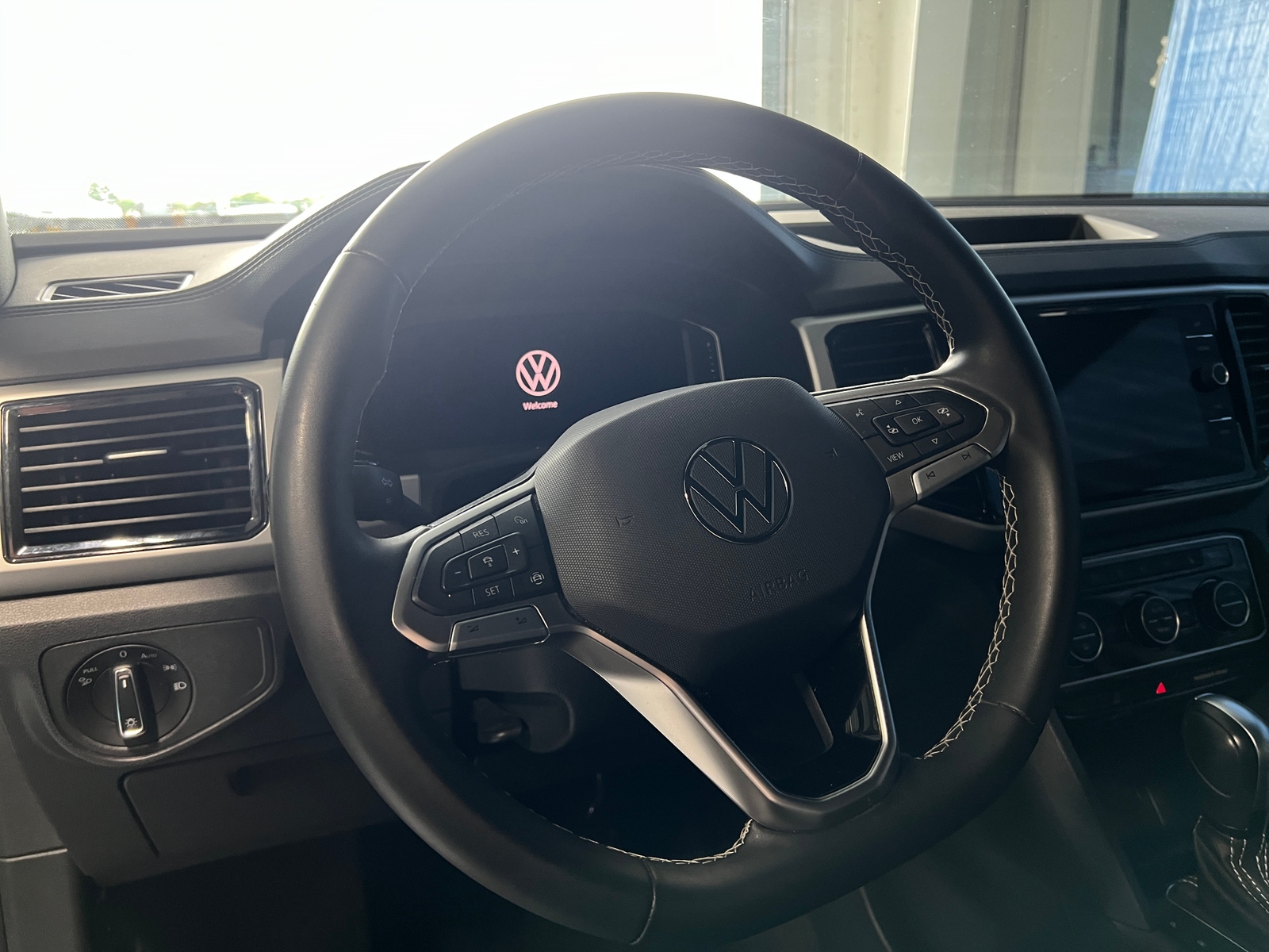 Thumbnail: 2023 Volkswagen Atlas - 4
