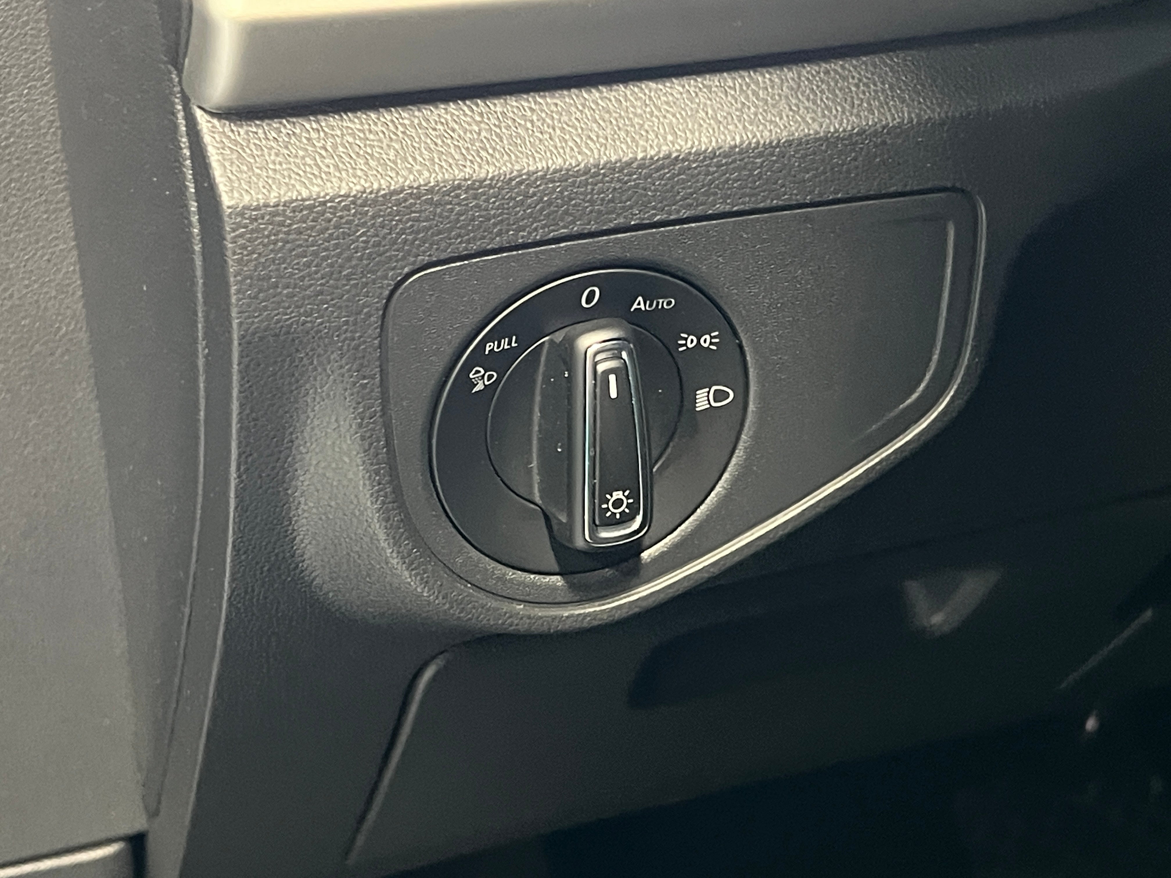 2023 Volkswagen Atlas Cross Sport SE w/Tech - Photo 11